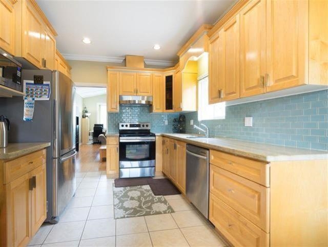Listing image of 2052 WESTVIEW DRIVE