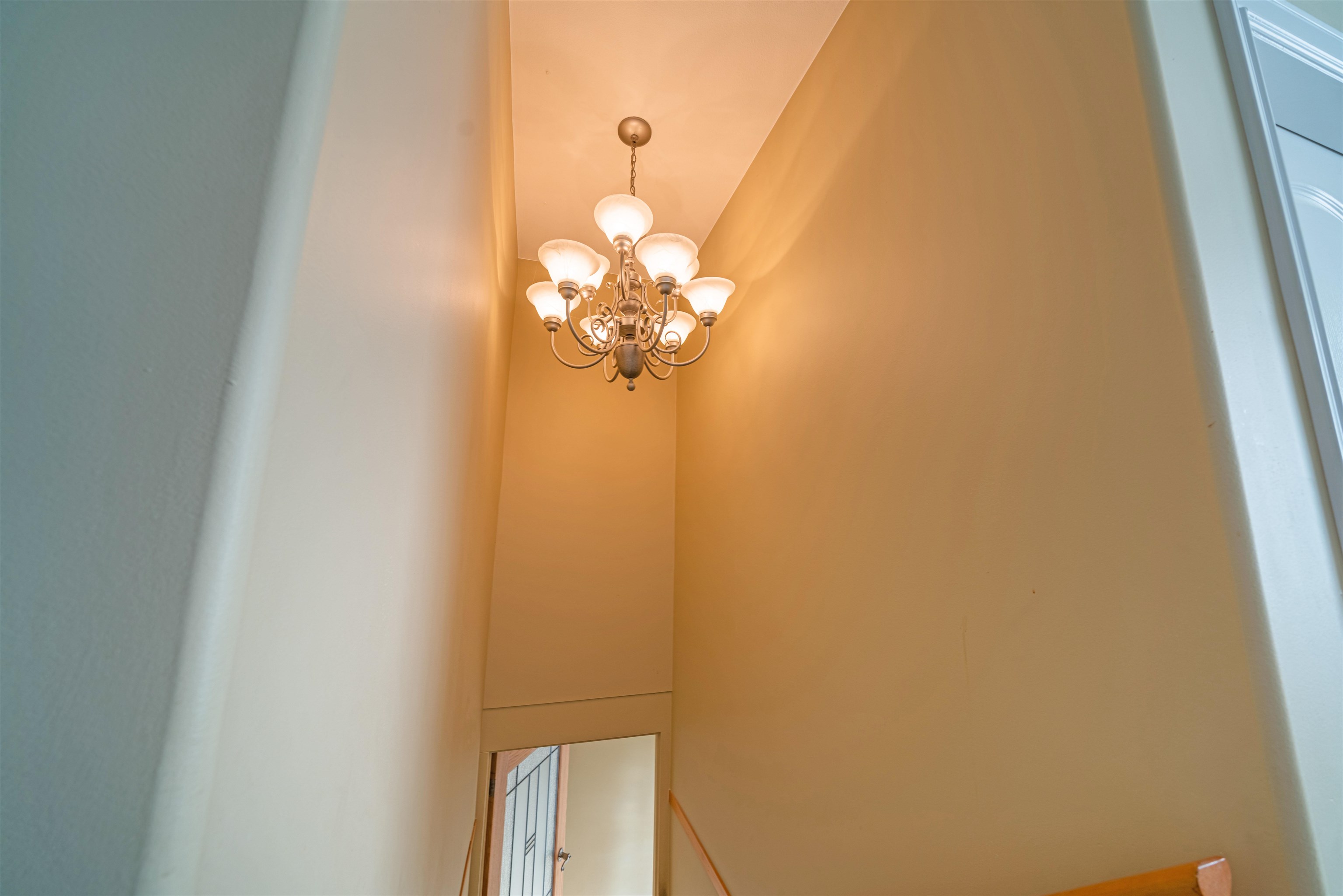Listing image of 2052 WESTVIEW DRIVE