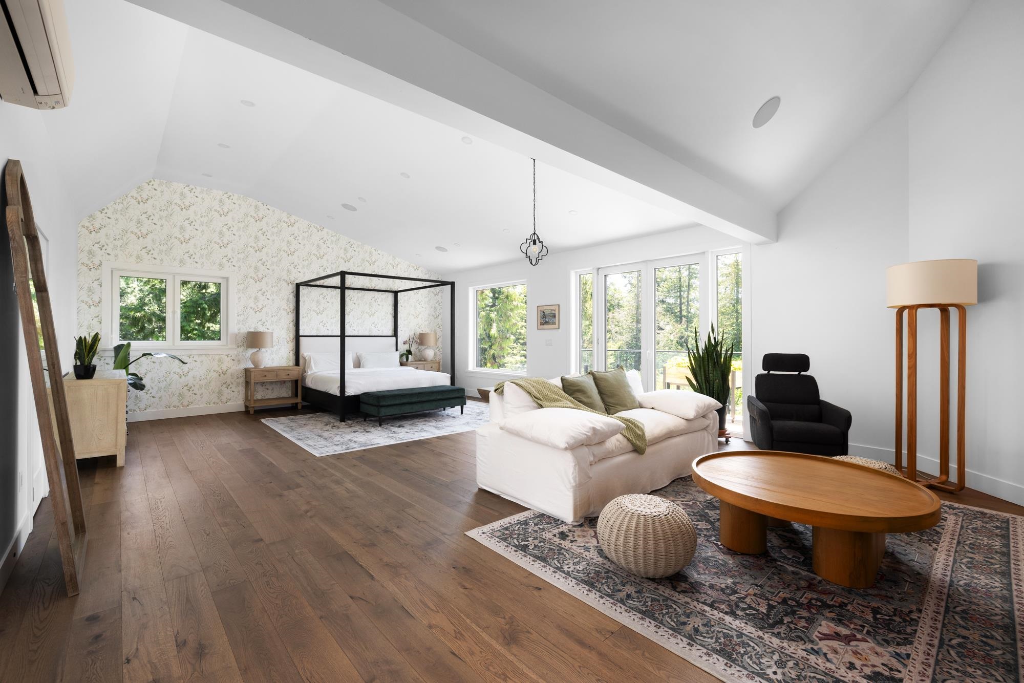 Listing image of 650 LAURA ROAD