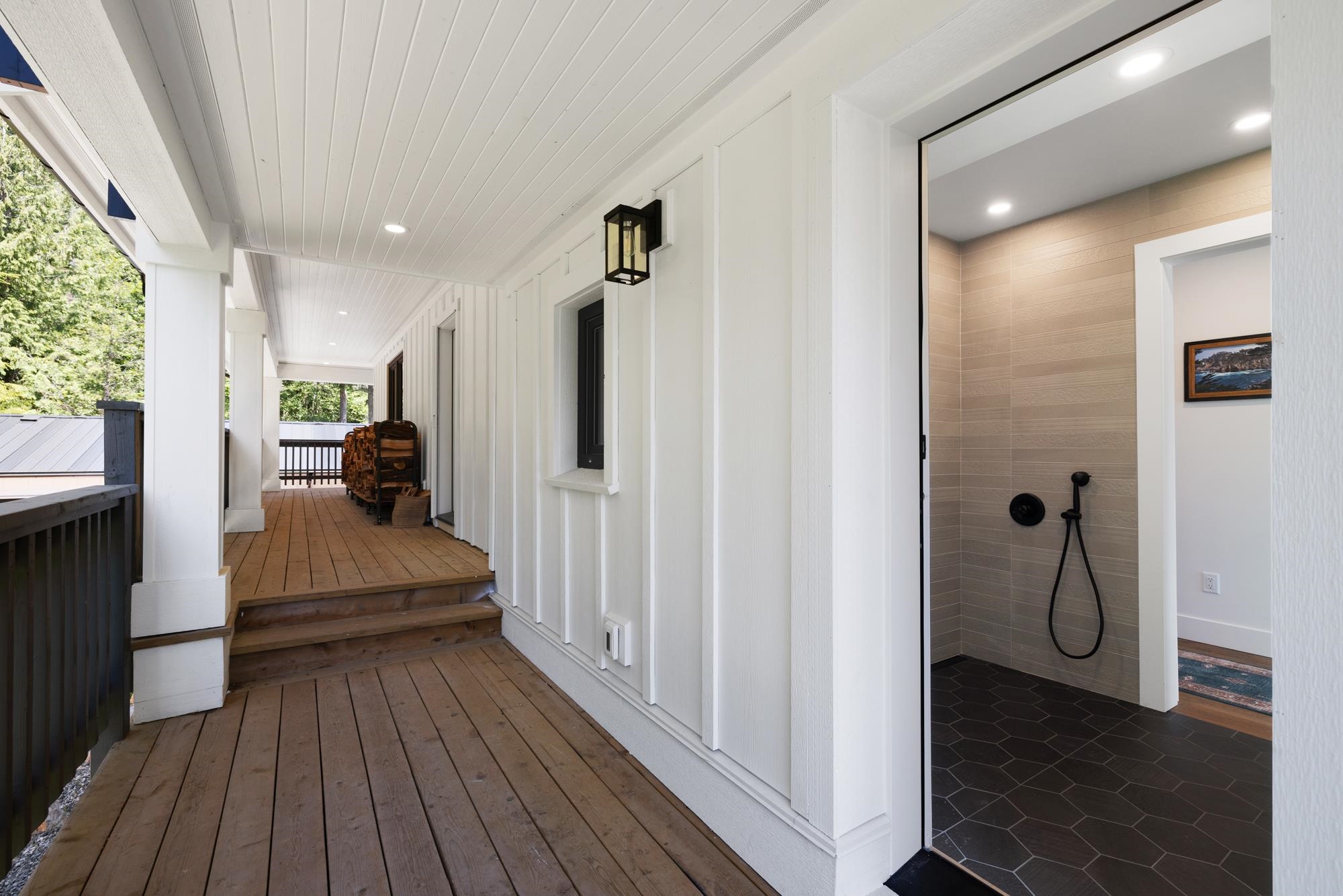 Listing image of 650 LAURA ROAD