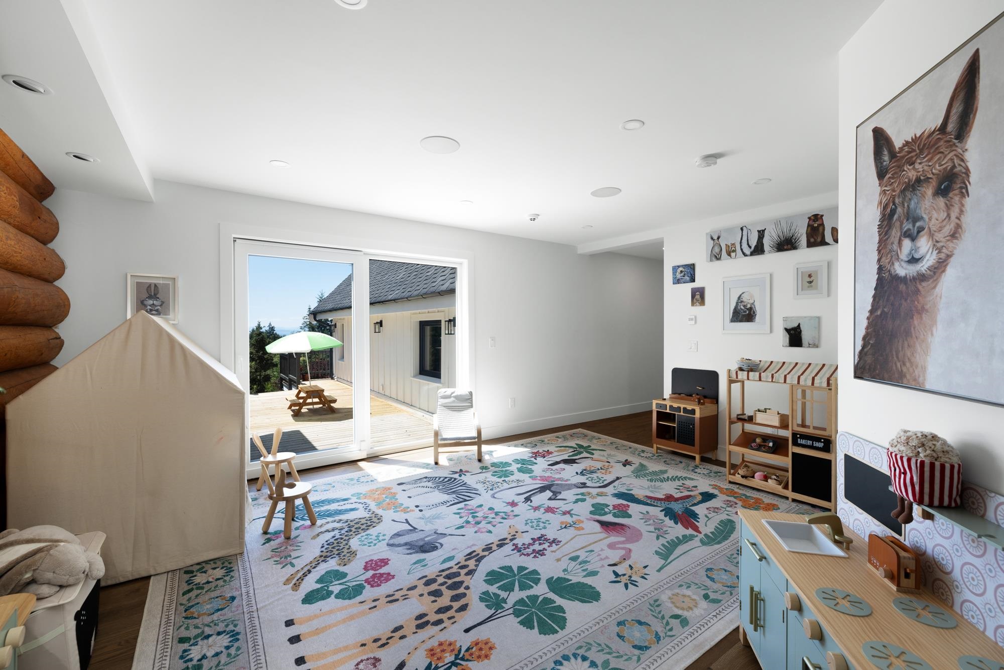 Listing image of 650 LAURA ROAD