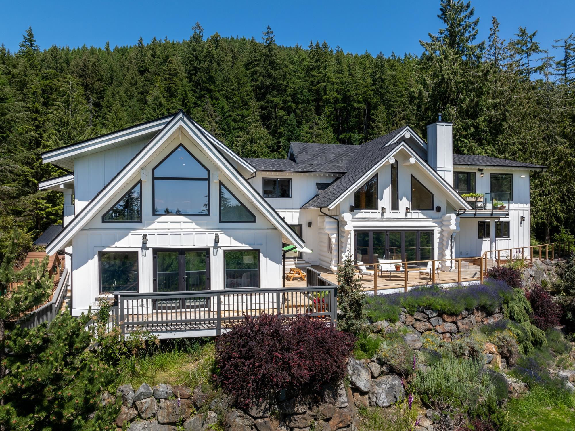 Listing image of 650 LAURA ROAD