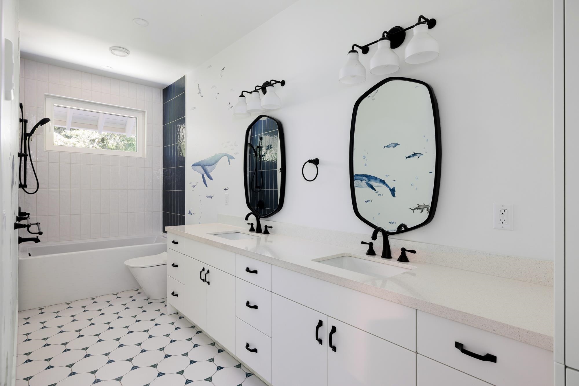 Listing image of 650 LAURA ROAD