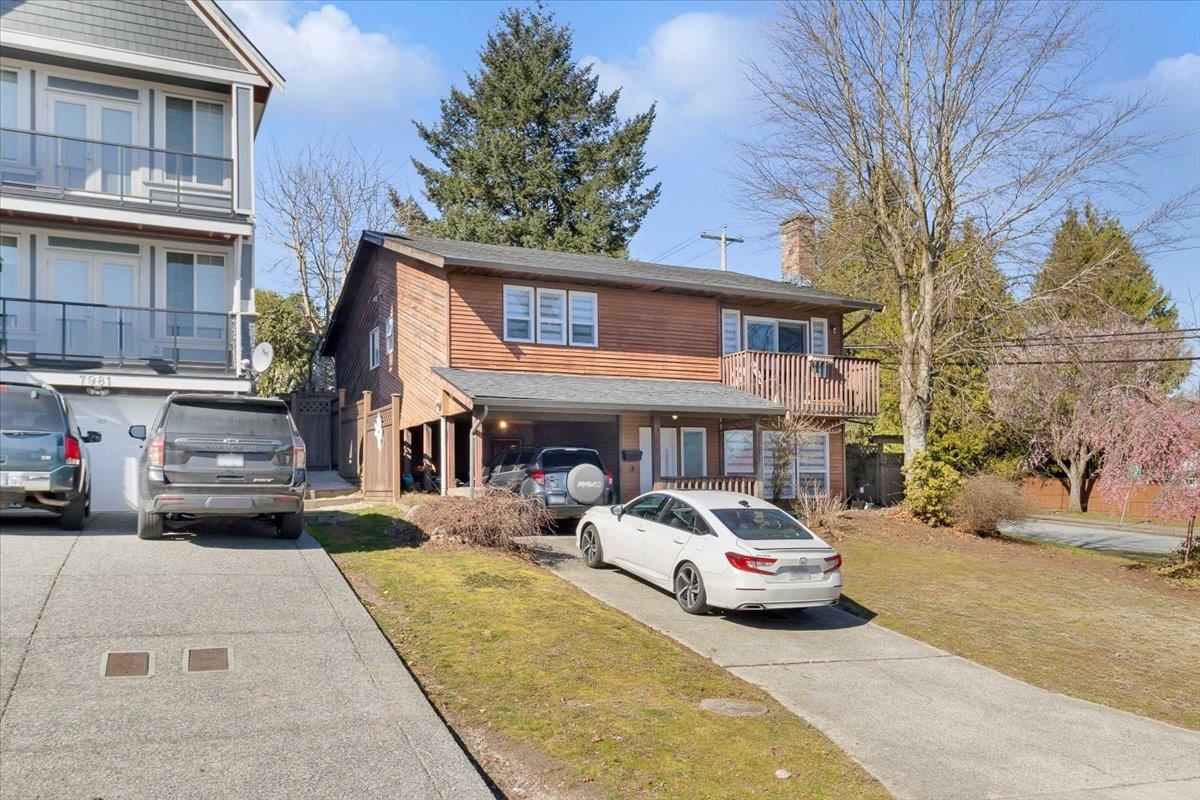 7991 138a Street, Surrey, East Newton, V3W 7E8 1