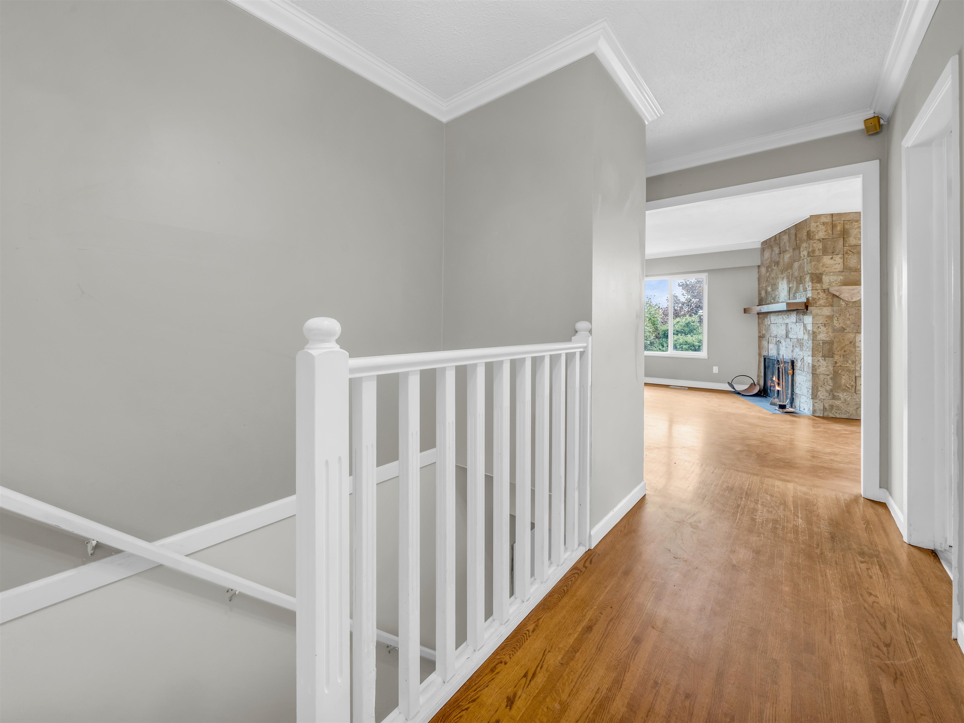 957 Shavington Street, North Vancouver, Calverhall, V7L 1K6 5