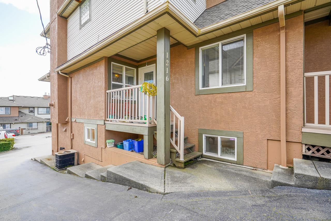 1216 Hachey Avenue, Coquitlam, Maillardville, V3K 6Z4 36