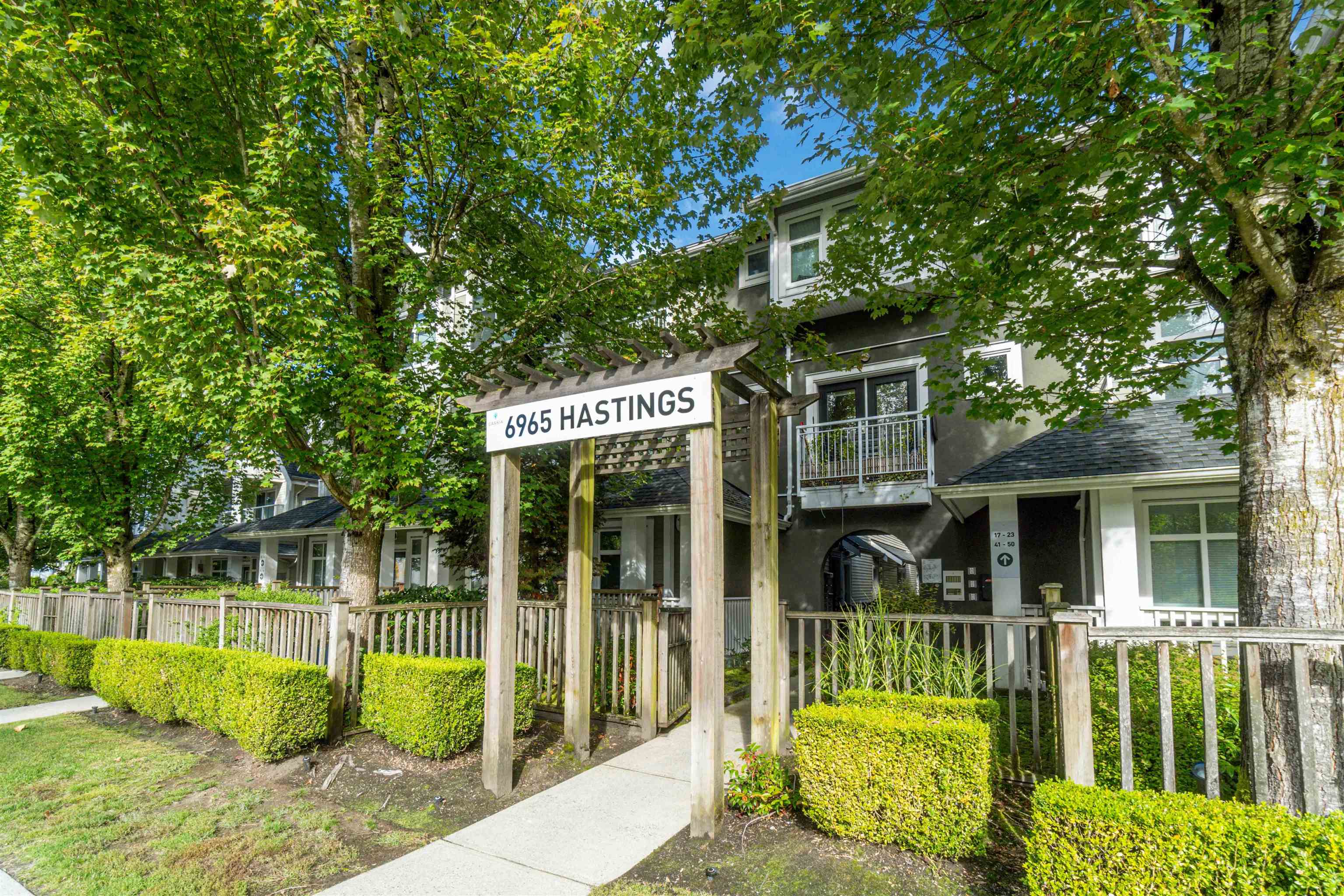 41 6965 Hastings Street, Burnaby, Sperling-Duthie, V5B 1S9 34