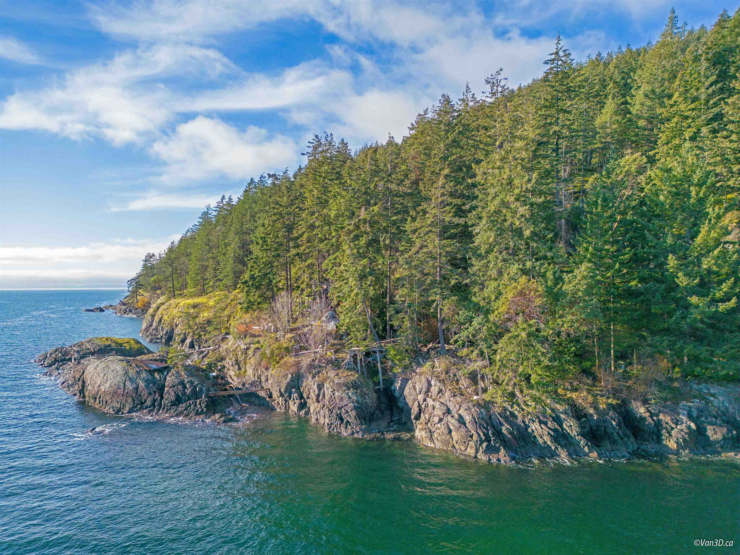 Listing image of 381 WATERFRONT