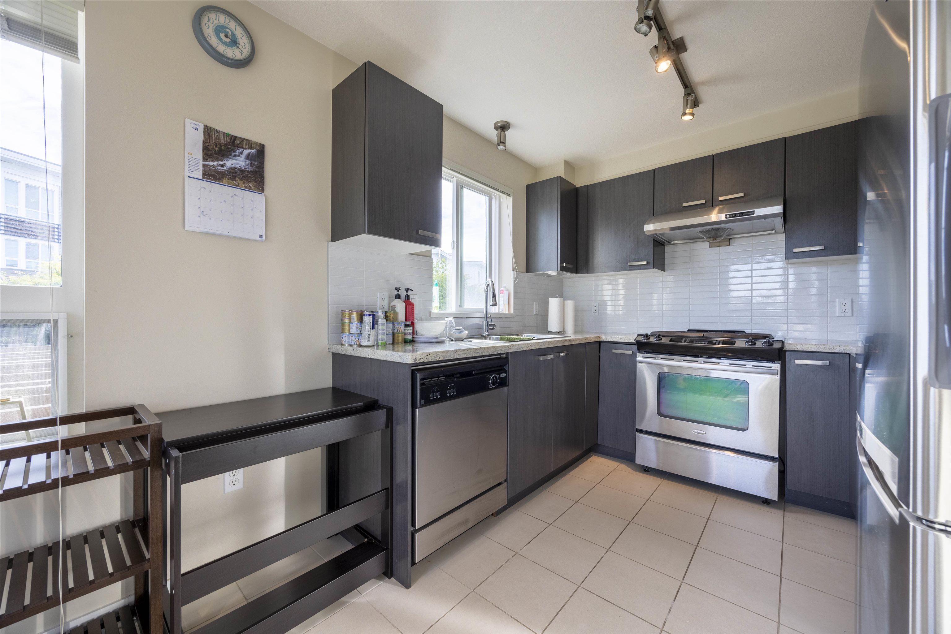 211 9500 Odlin Road, Richmond, West Cambie, V6X 0H5 5