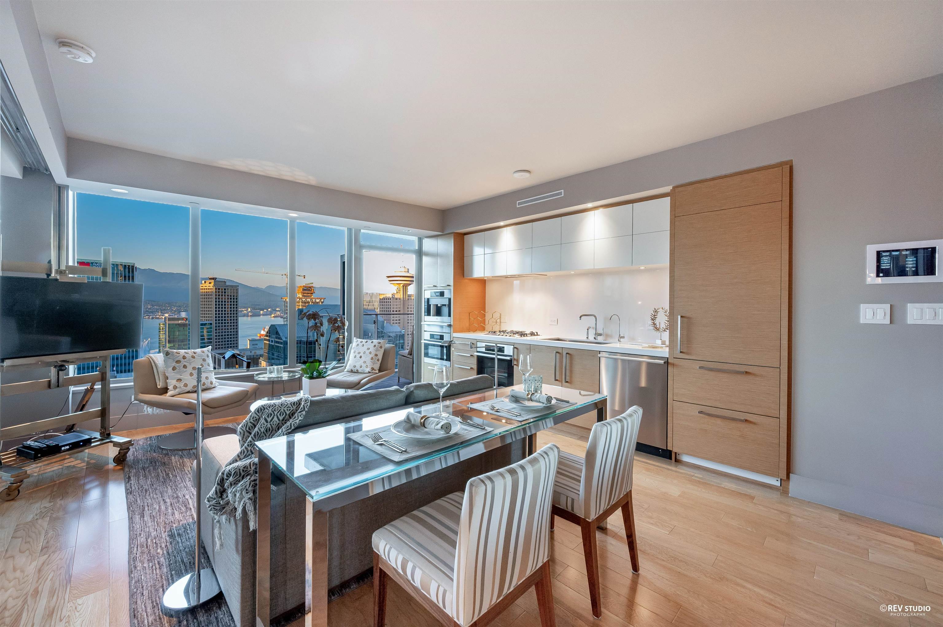 2703 667 Howe Street, Vancouver, Downtown VW, V6C 0B5 1