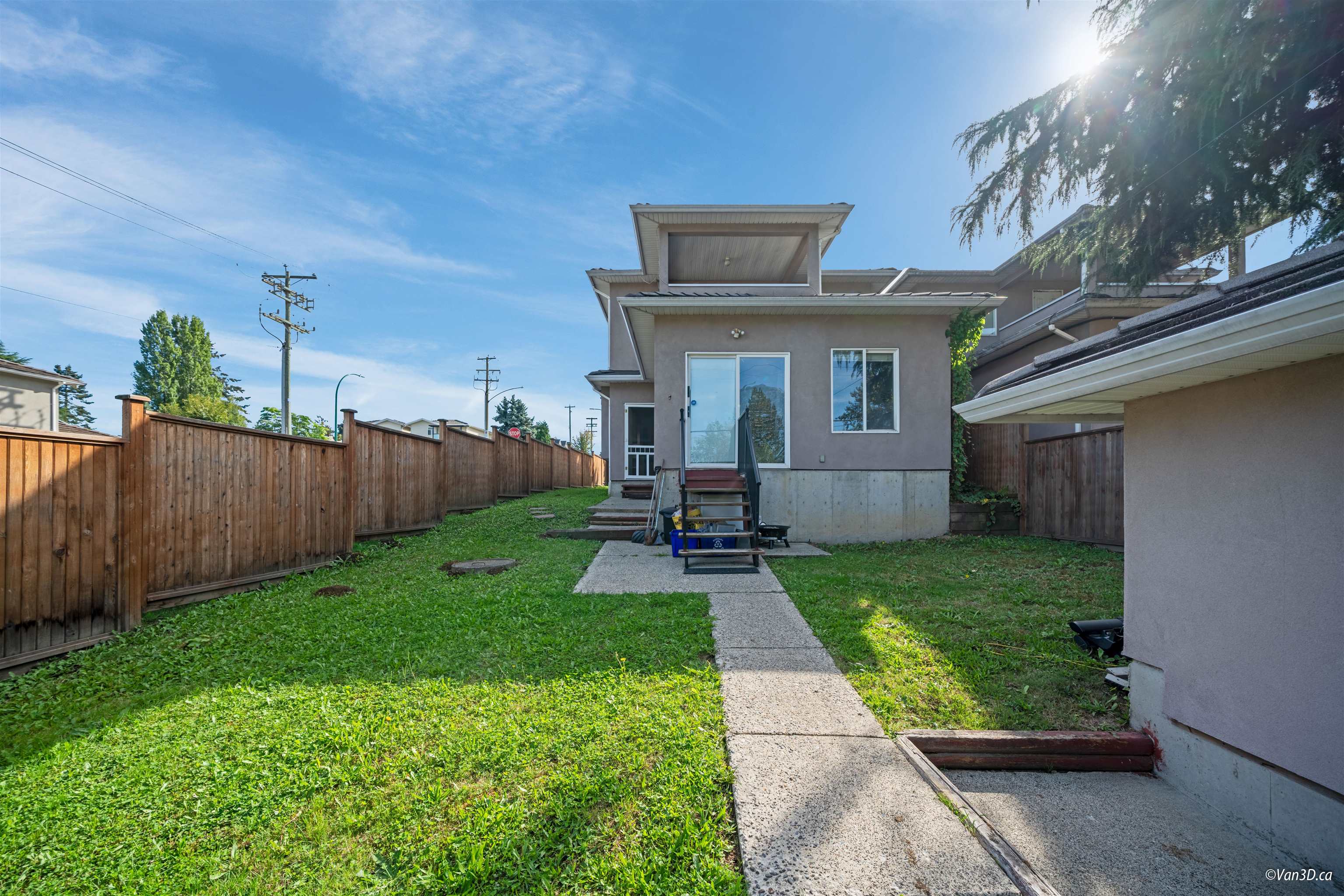 2 4093 Dominion Street, Burnaby, Central BN, V5G 1C4 17