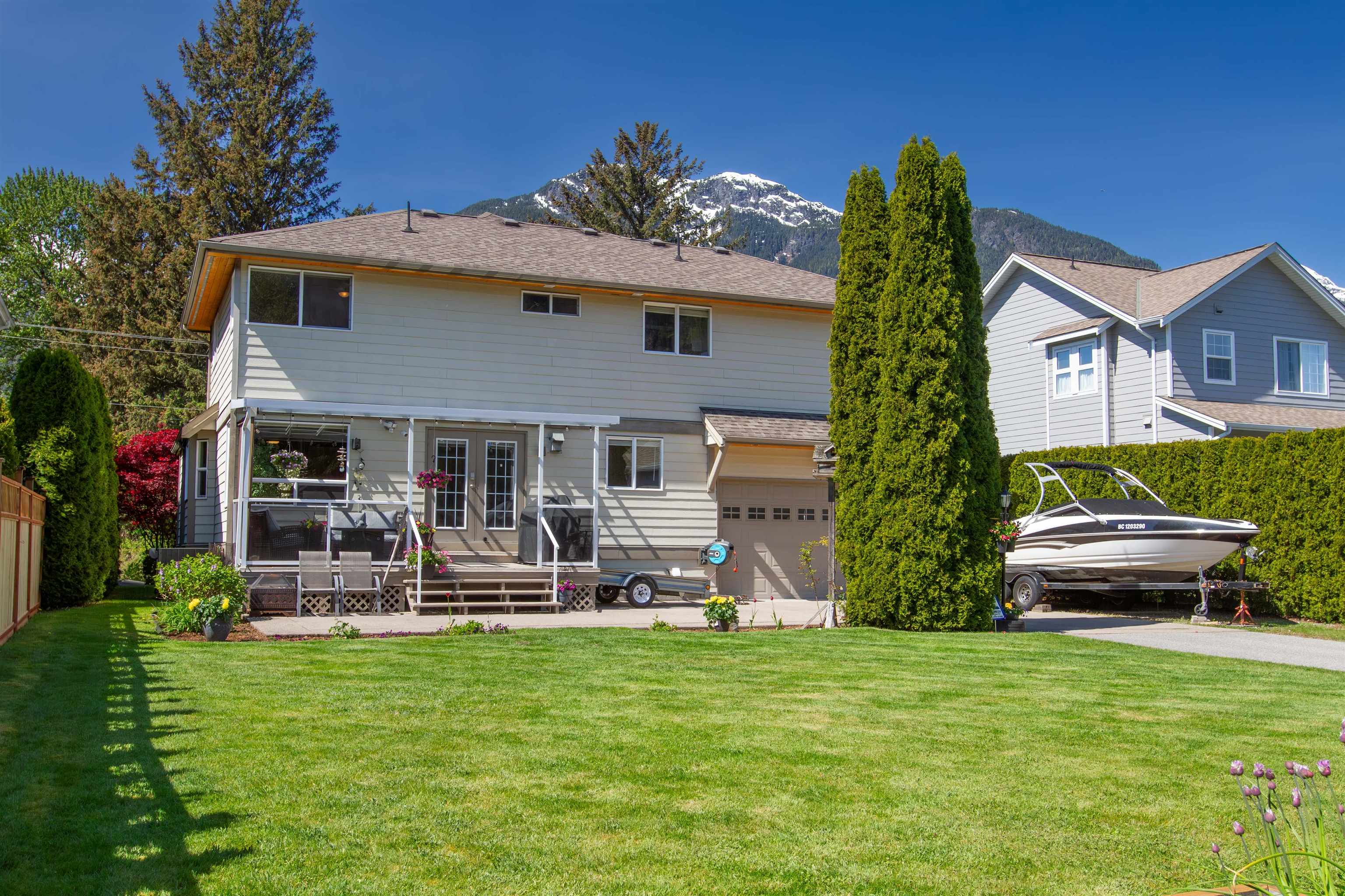 41434 Government Road, Squamish, Brackendale, V8B 0G4 1