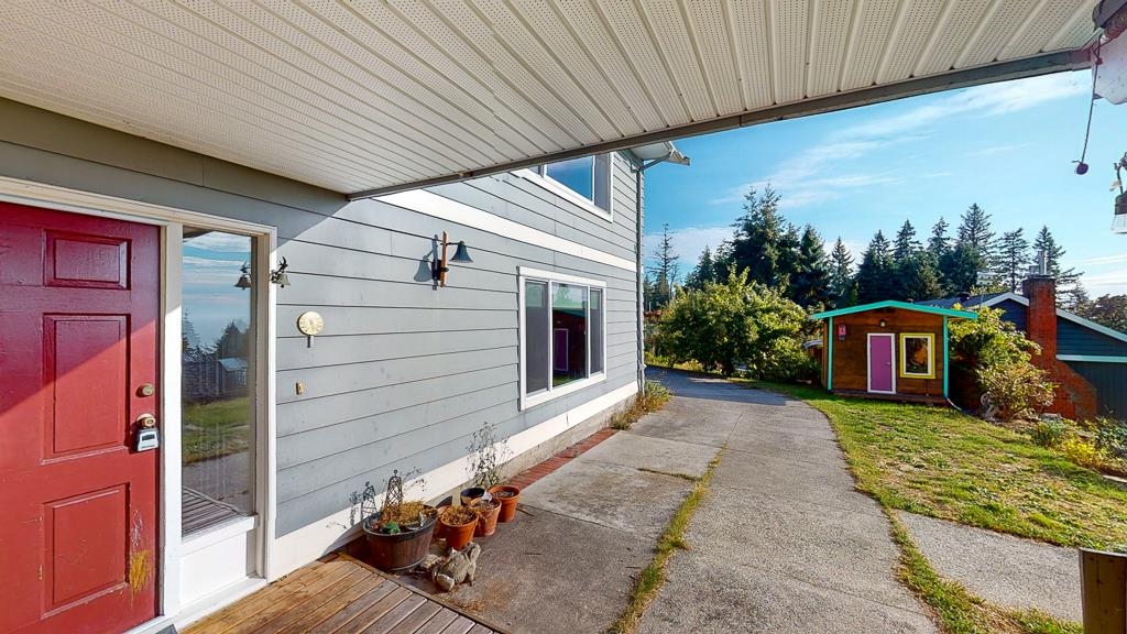 5121 Betty Road, Sechelt, Sechelt District, V7Z 0G6 15