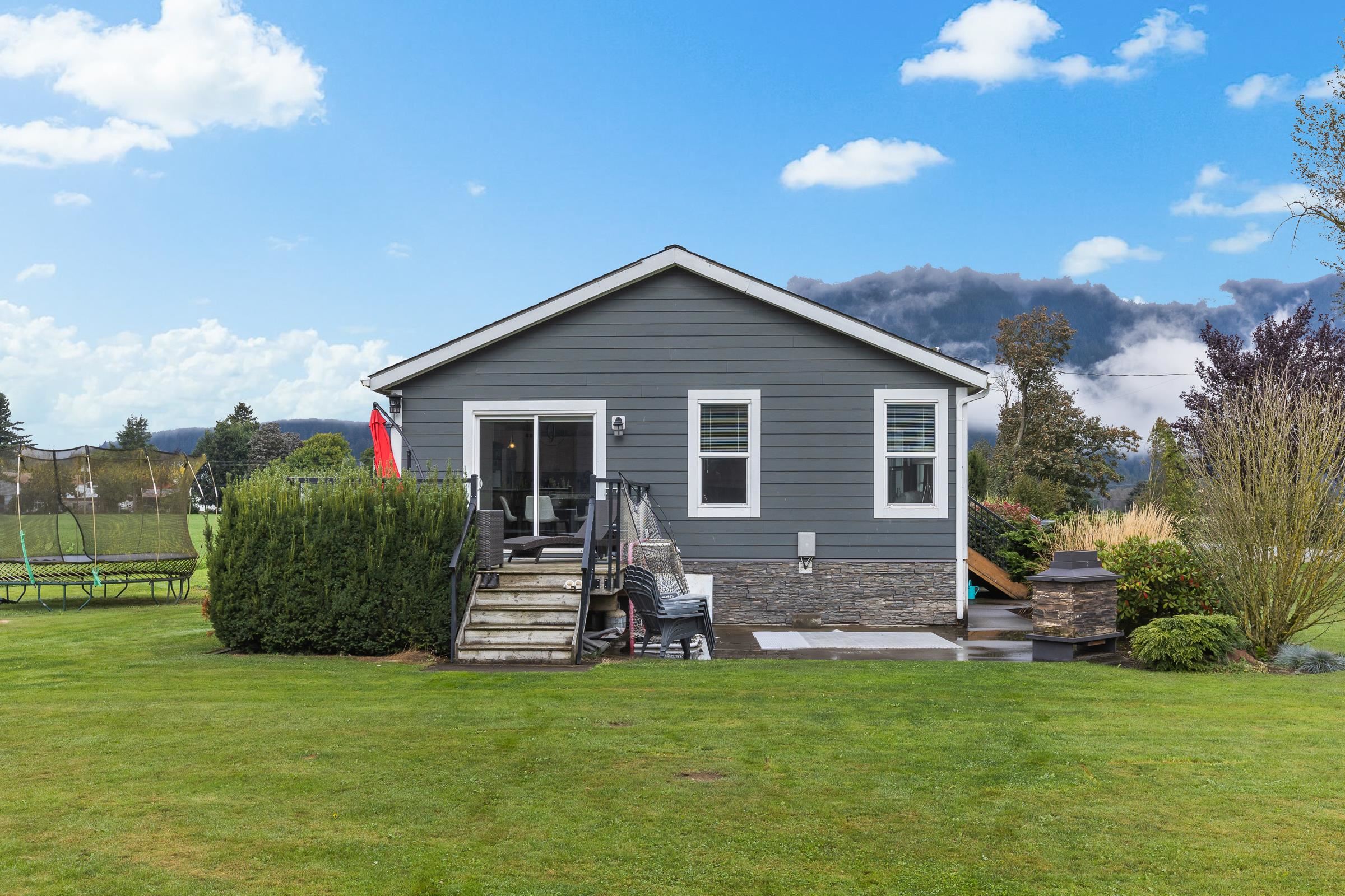 8713 Howell Road, Mission, Dewdney Deroche, V0M 1G0 25