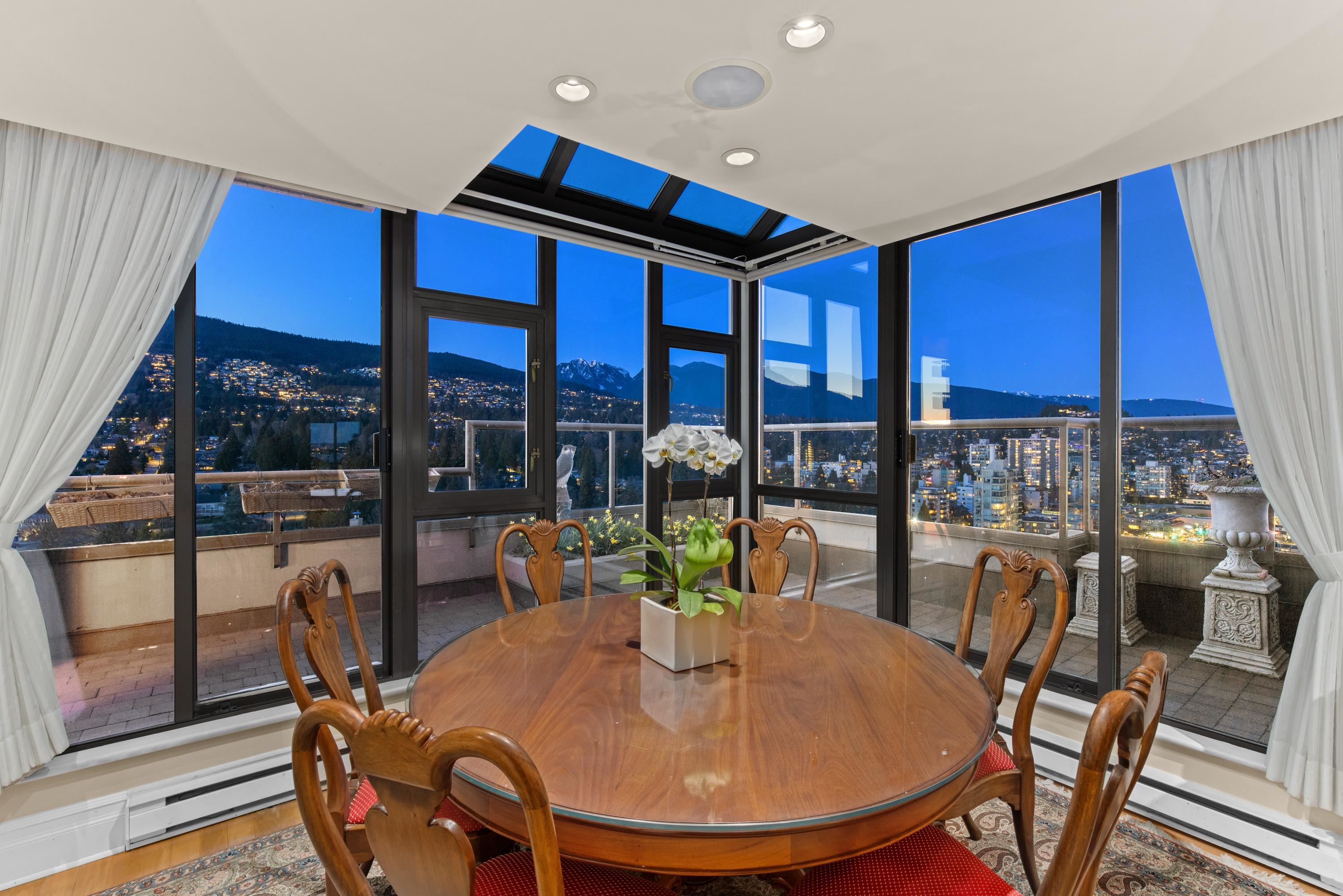 Listing image of 1801 1972 BELLEVUE AVENUE