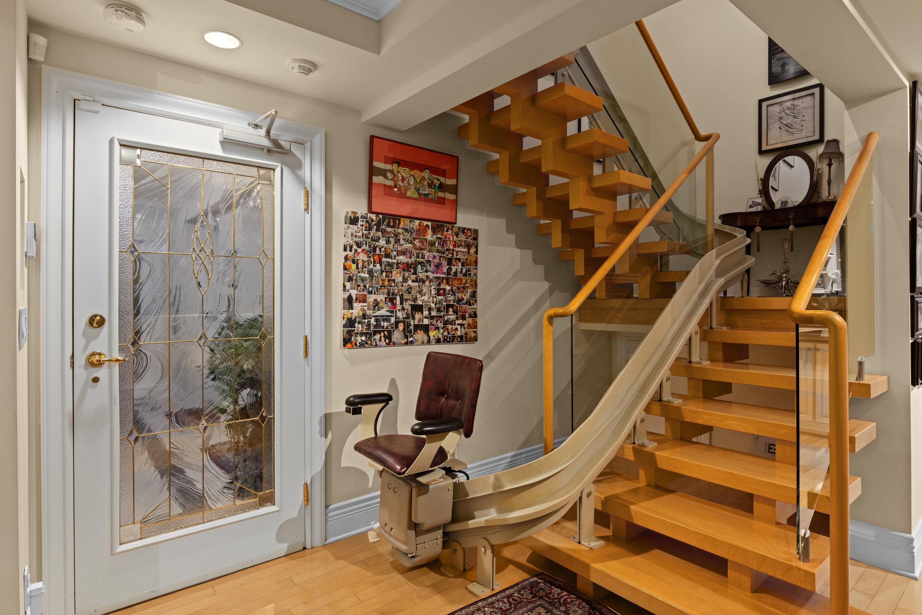 Listing image of 1801 1972 BELLEVUE AVENUE