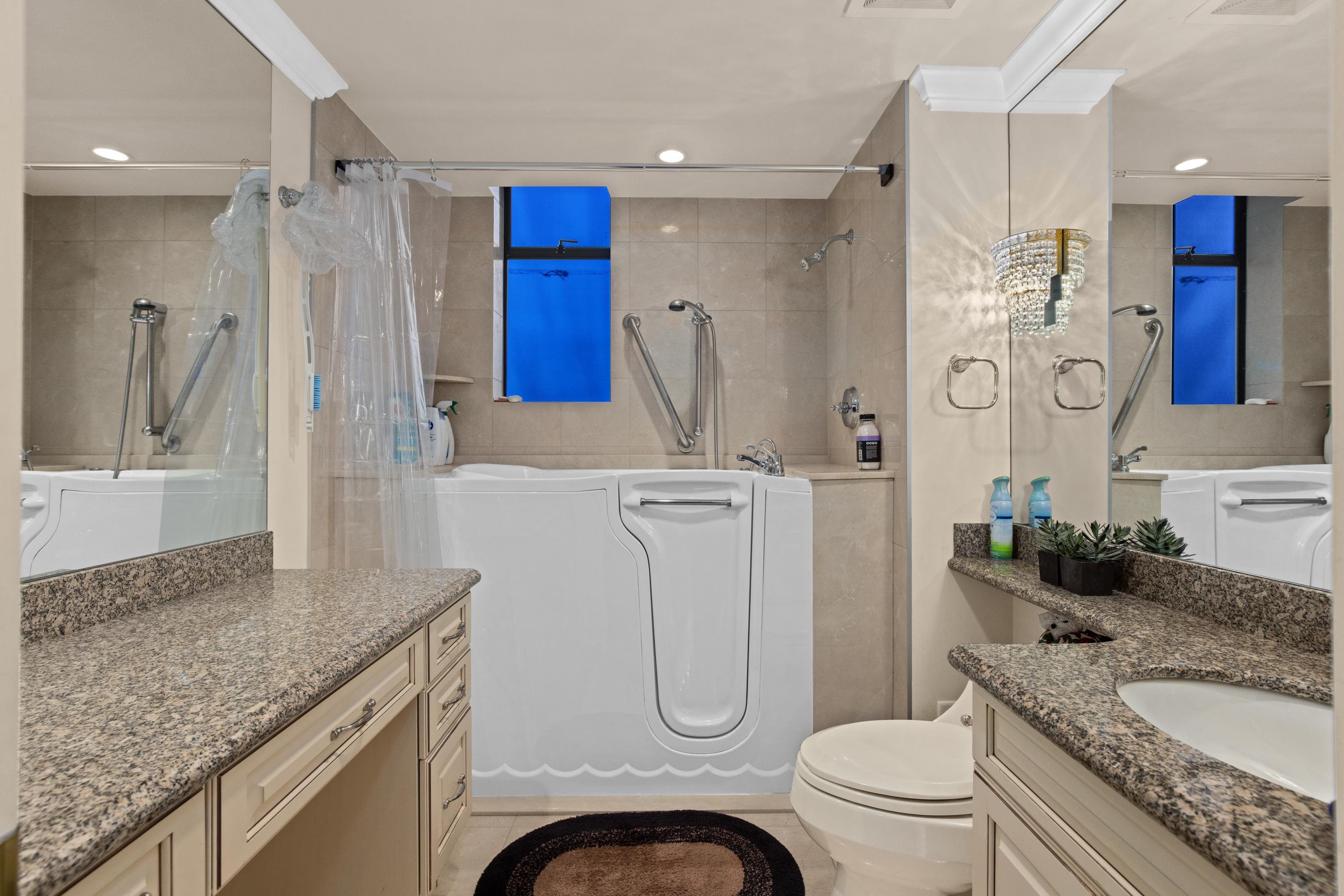 Listing image of 1801 1972 BELLEVUE AVENUE