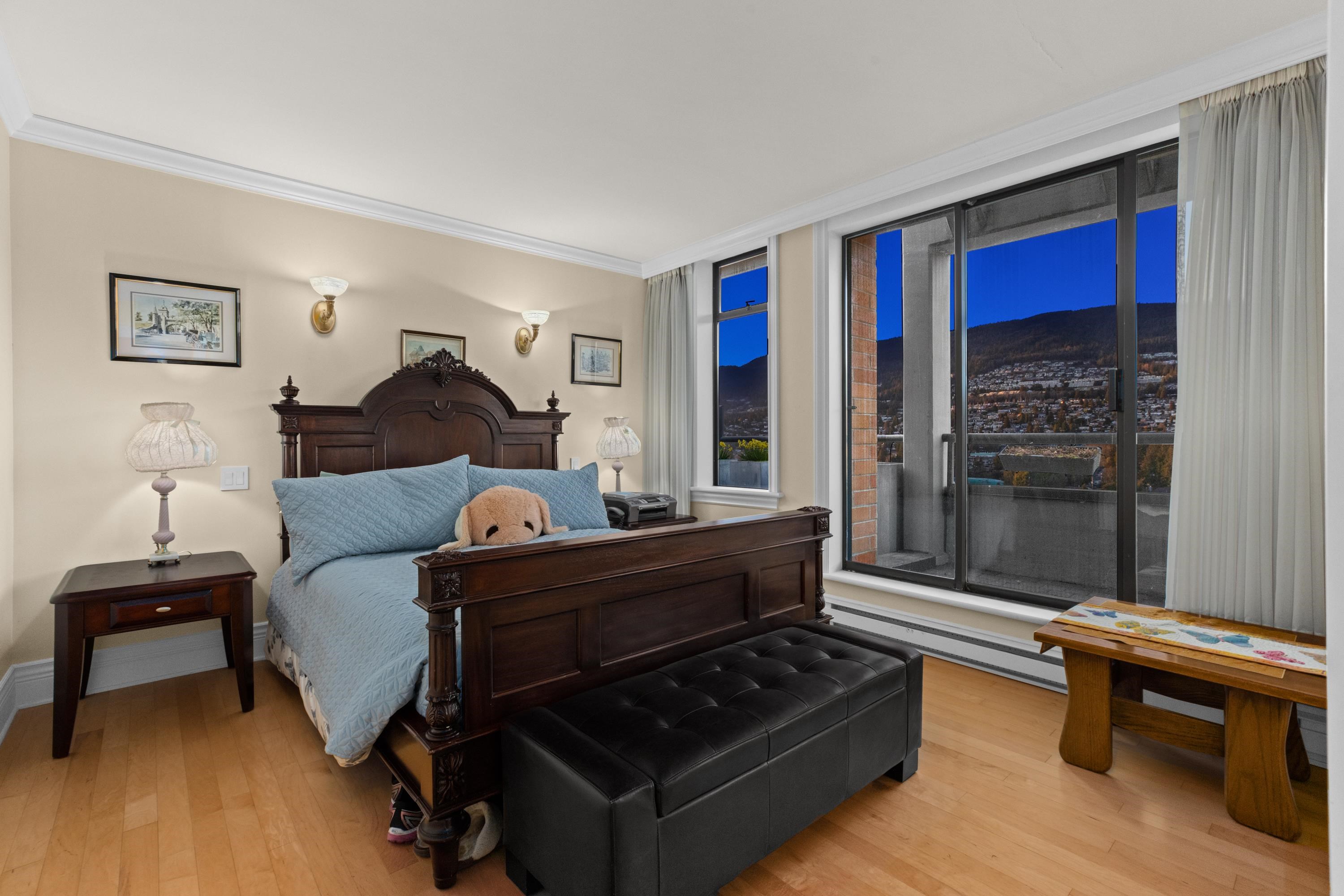 Listing image of 1801 1972 BELLEVUE AVENUE