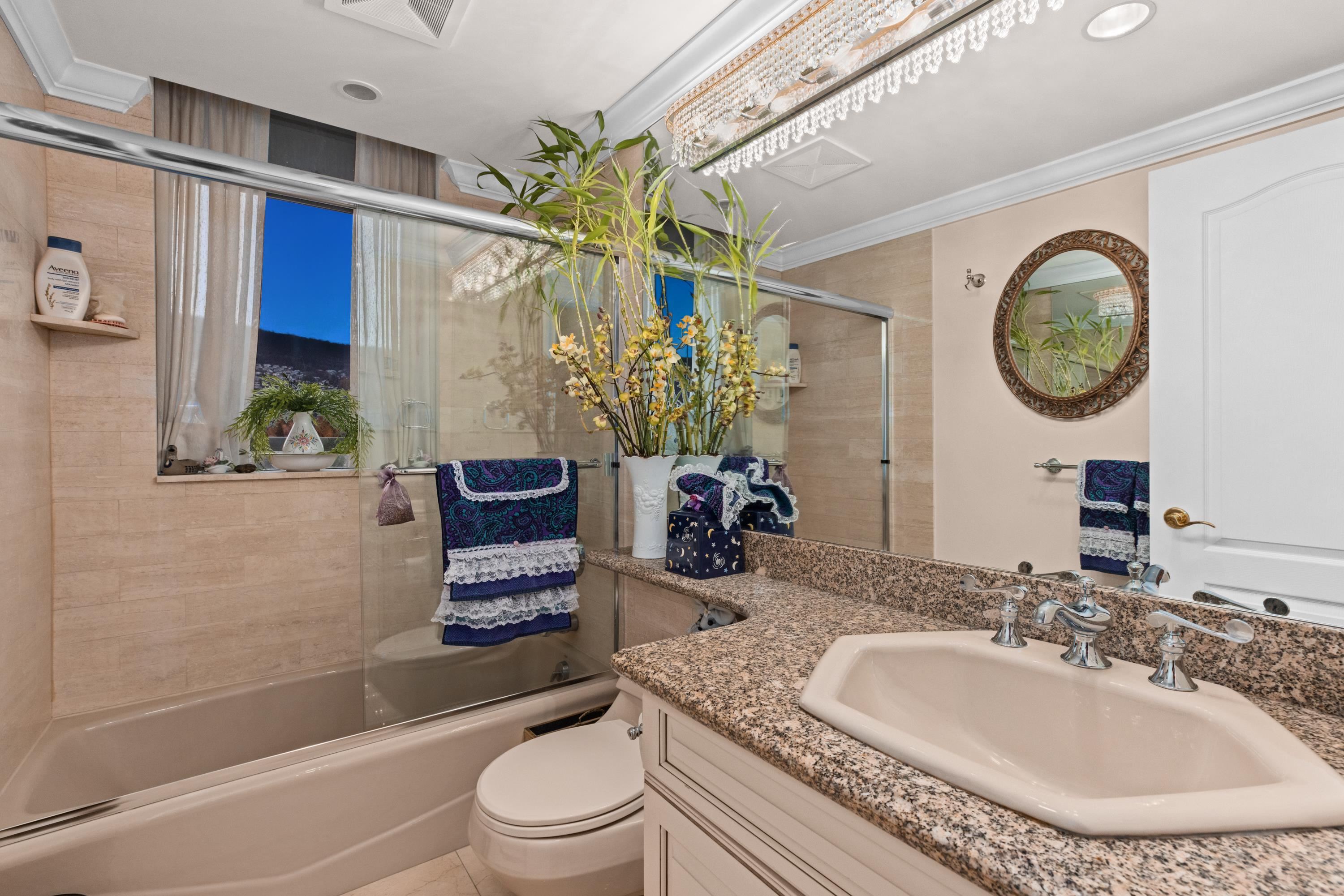 Listing image of 1801 1972 BELLEVUE AVENUE