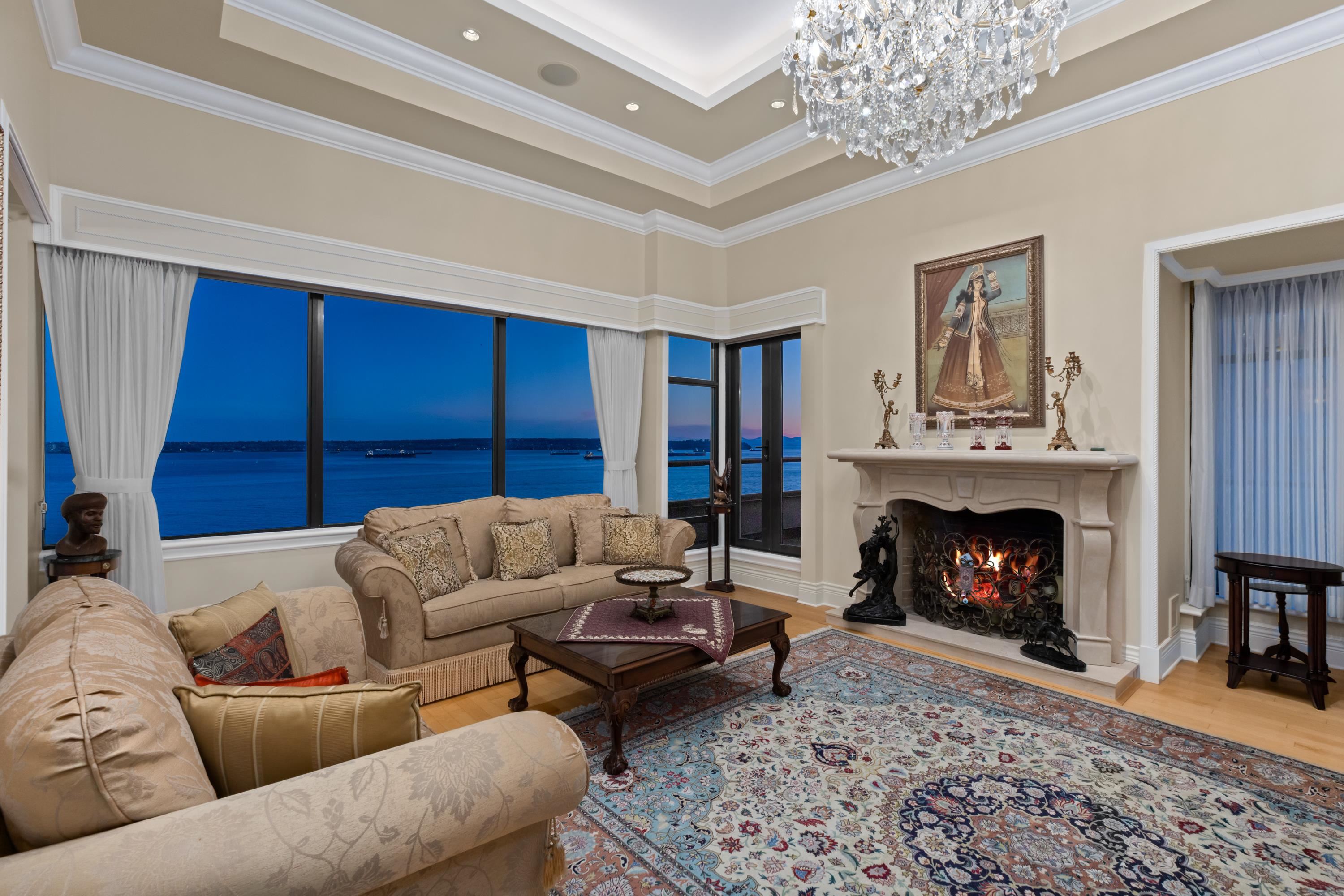 Listing image of 1801 1972 BELLEVUE AVENUE