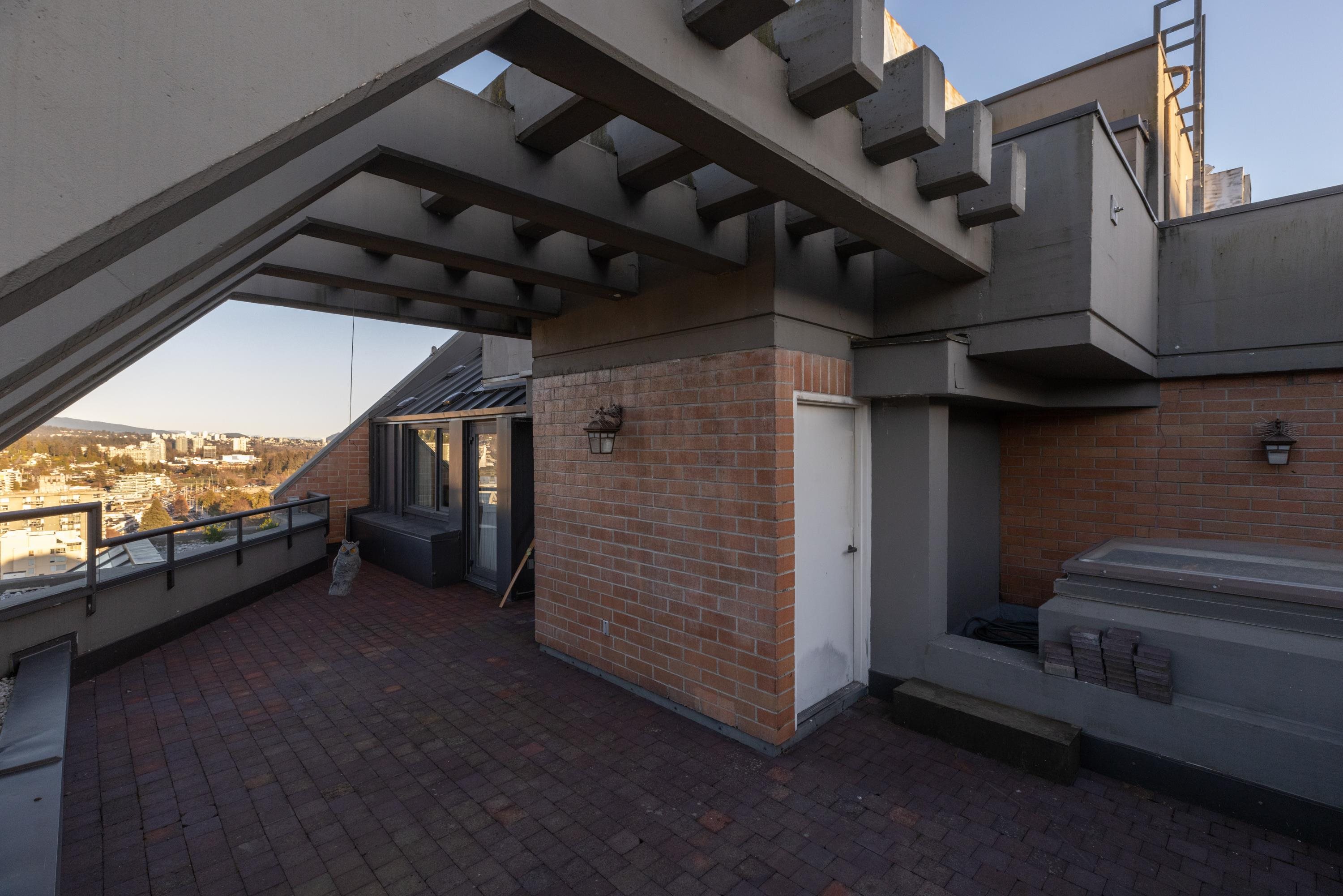 Listing image of 1801 1972 BELLEVUE AVENUE
