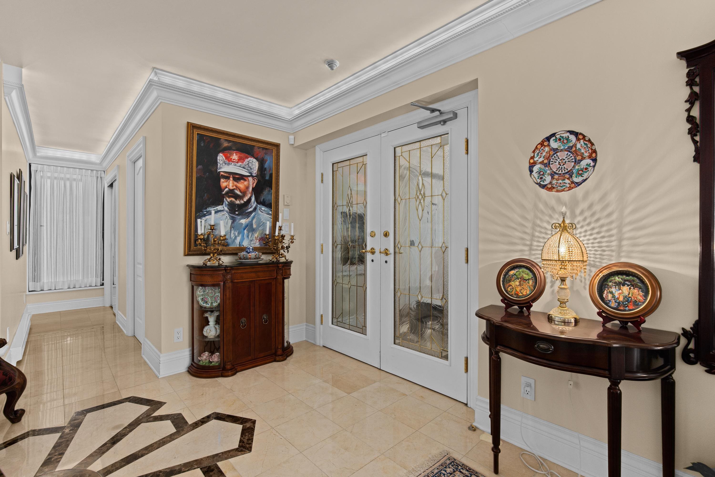 Listing image of 1801 1972 BELLEVUE AVENUE