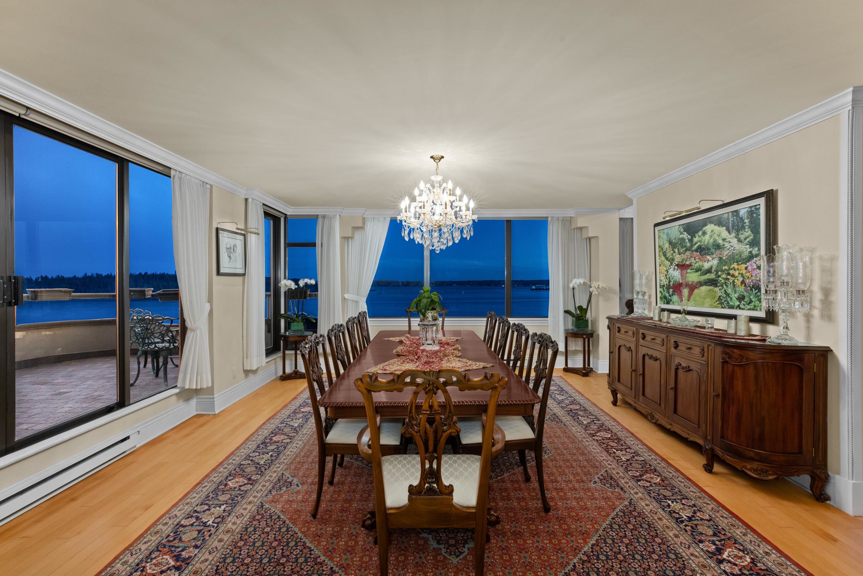 Listing image of 1801 1972 BELLEVUE AVENUE
