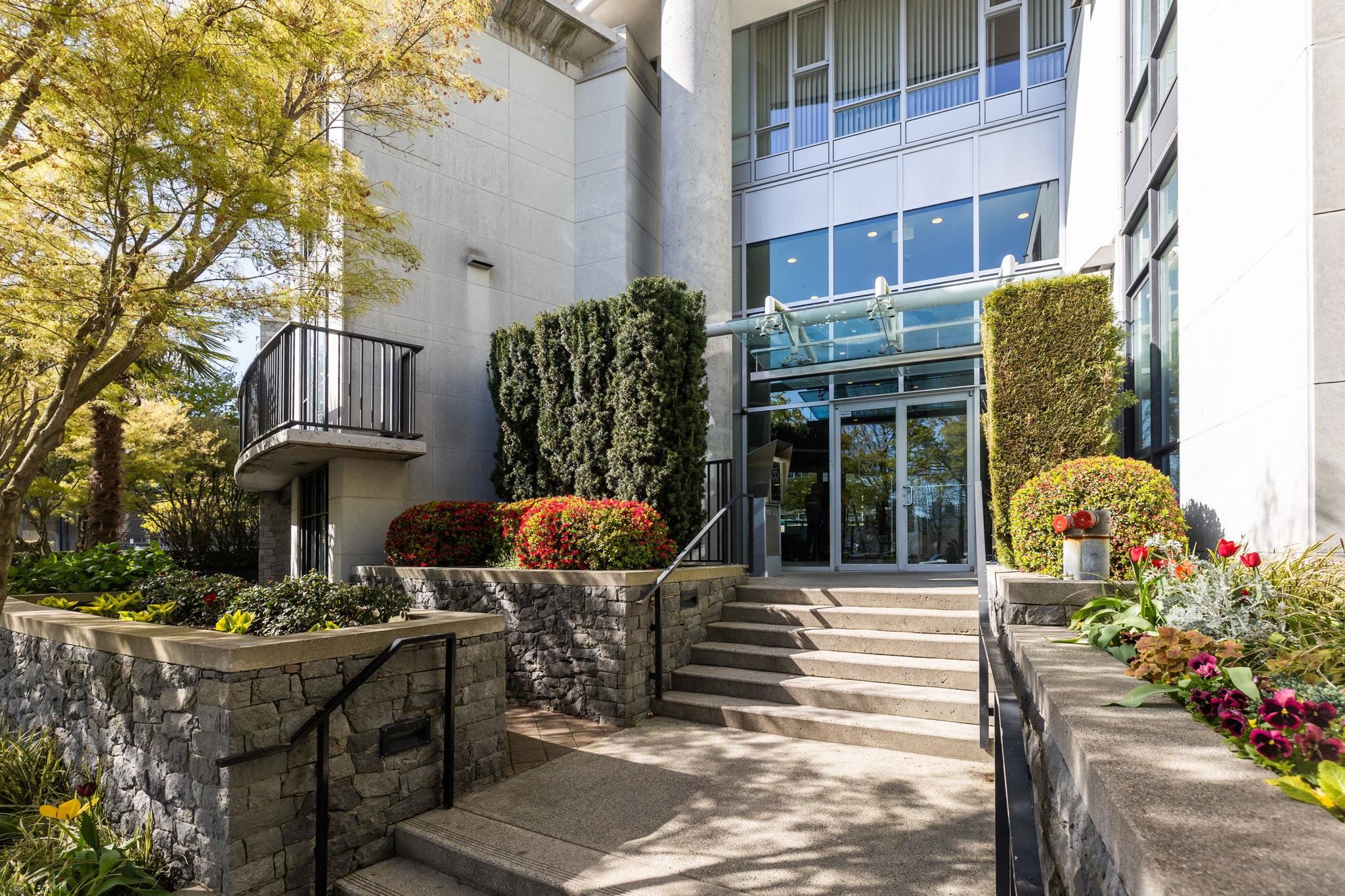 1003 583 Beach Crescent, Vancouver, Yaletown, V6Z 3E6 2