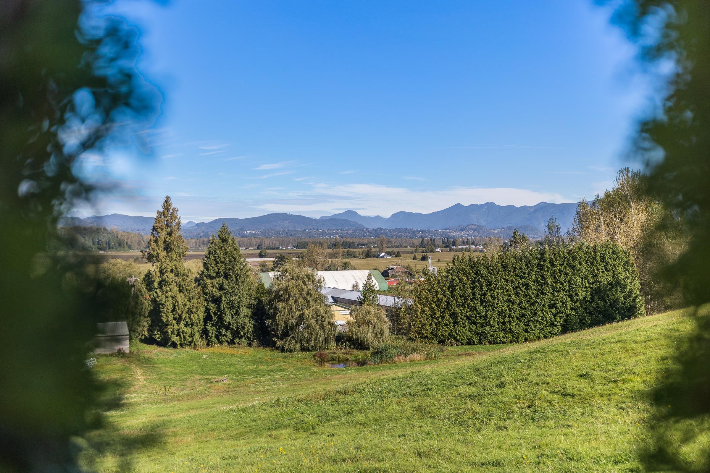 4610 Bates Road, Abbotsford, Matsqui, V4X 1Z9 8