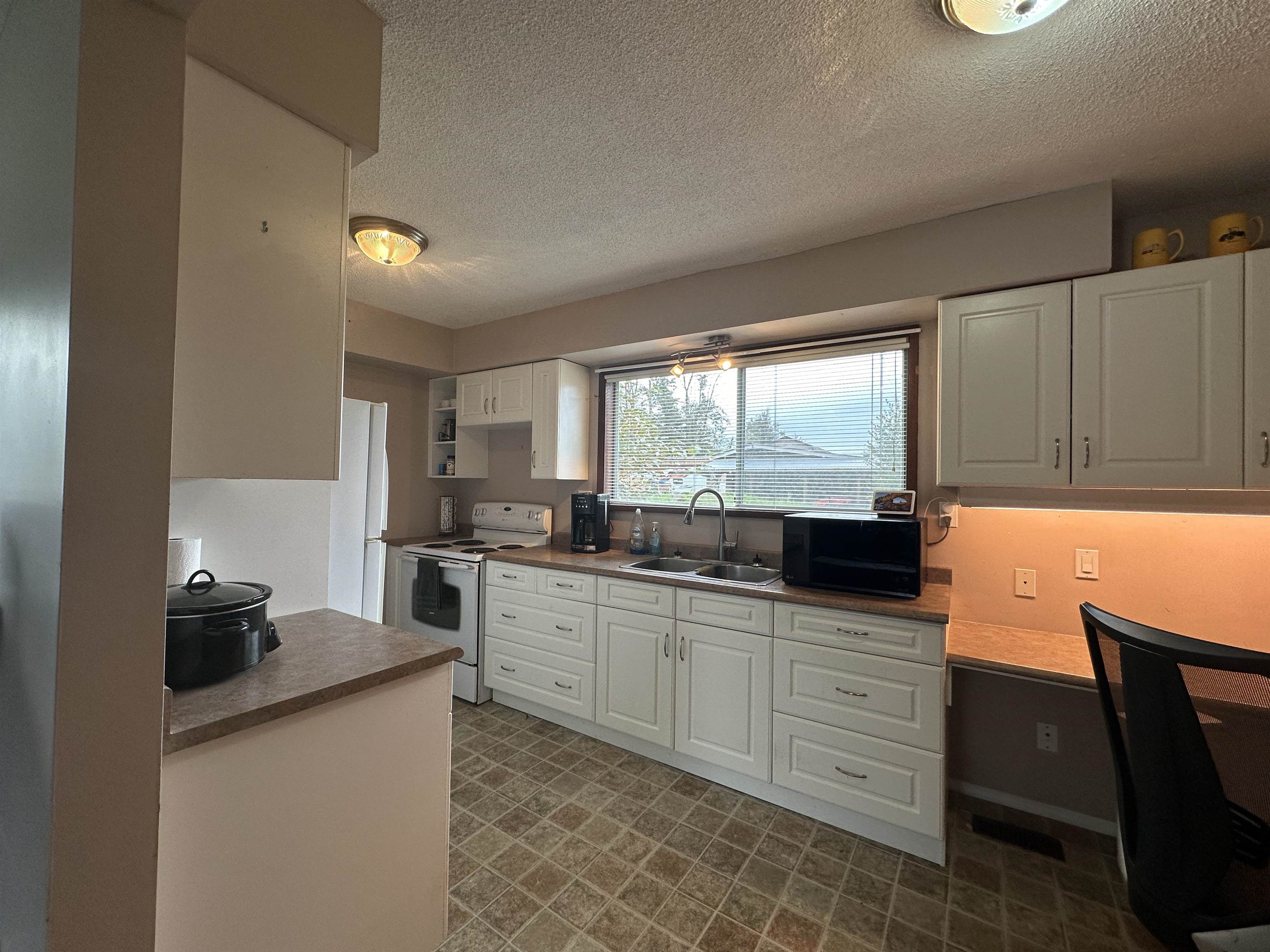 23307 24 Avenue, Langley, Campbell Valley, V3Z 3A1 9