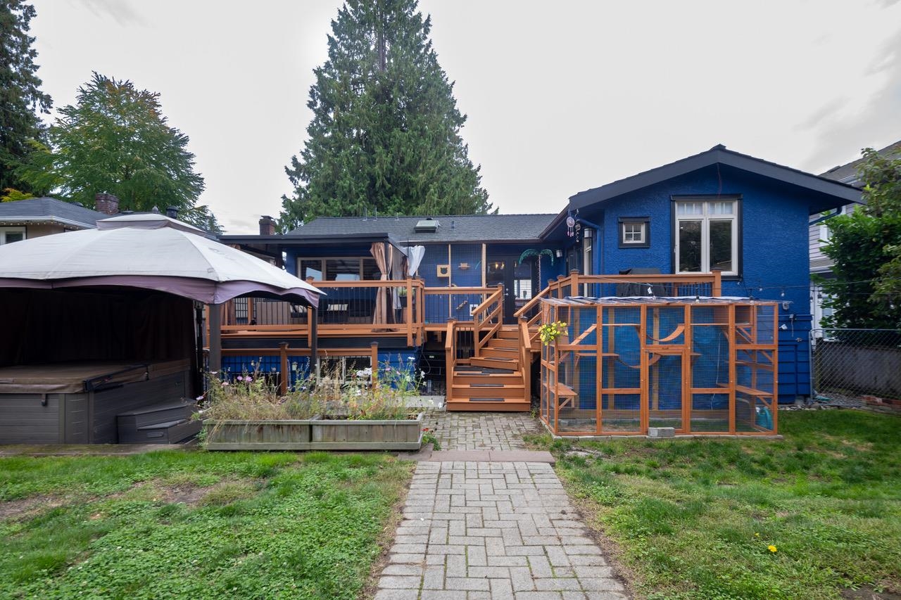 250 E 26th Street, North Vancouver, Upper Lonsdale, V7N 1A8 30