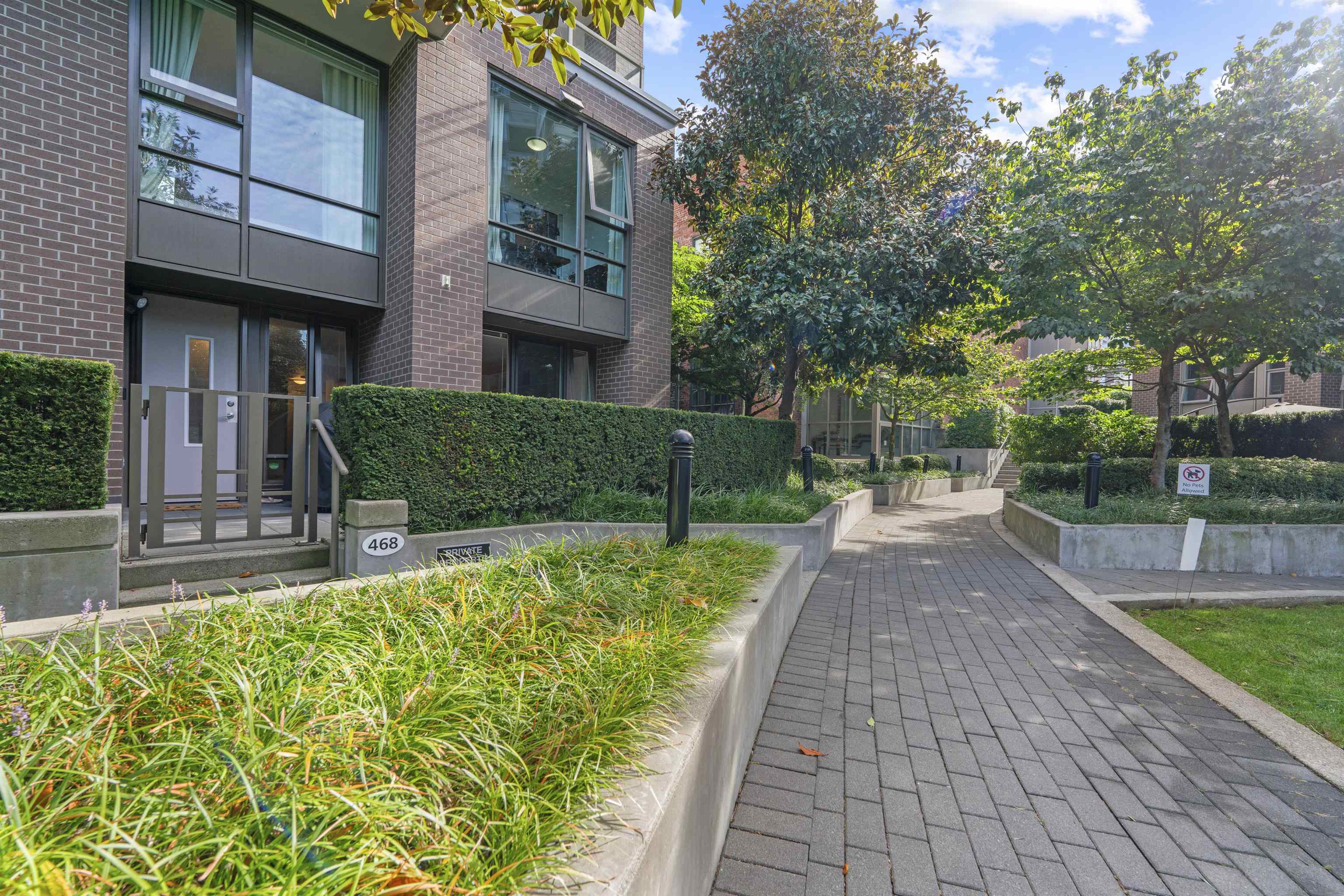 468 W 1st Avenue, Vancouver, False Creek, V5Y 3S9 33