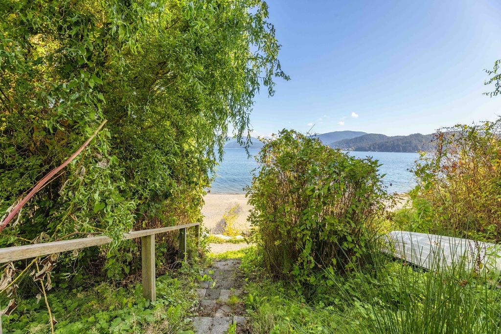 1124 Point Road, Gibsons, Gibsons & Area, V0N 1V1 30