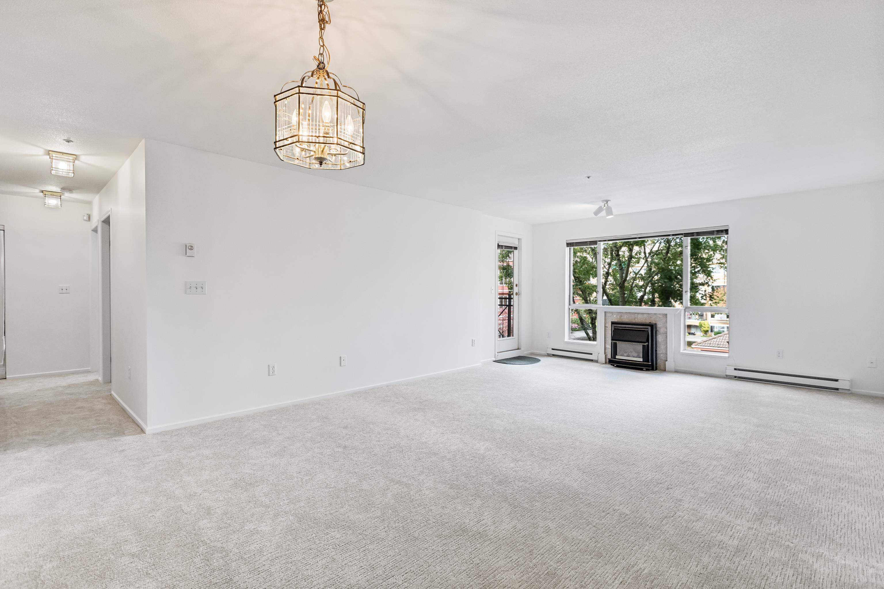 304 6 Renaissance Square, New Westminster, Quay, V3M 6N8 4