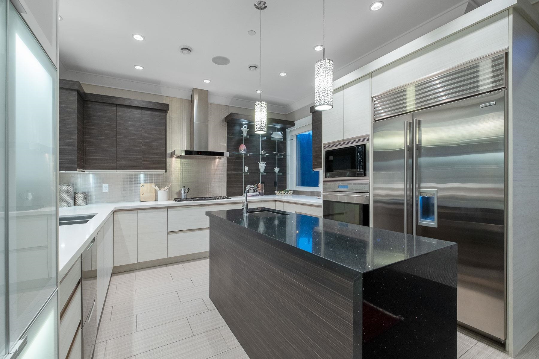 Listing image of 2567 LAWSON AVENUE