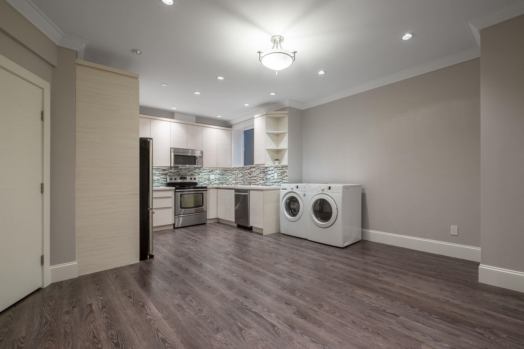 Listing image of 2567 LAWSON AVENUE