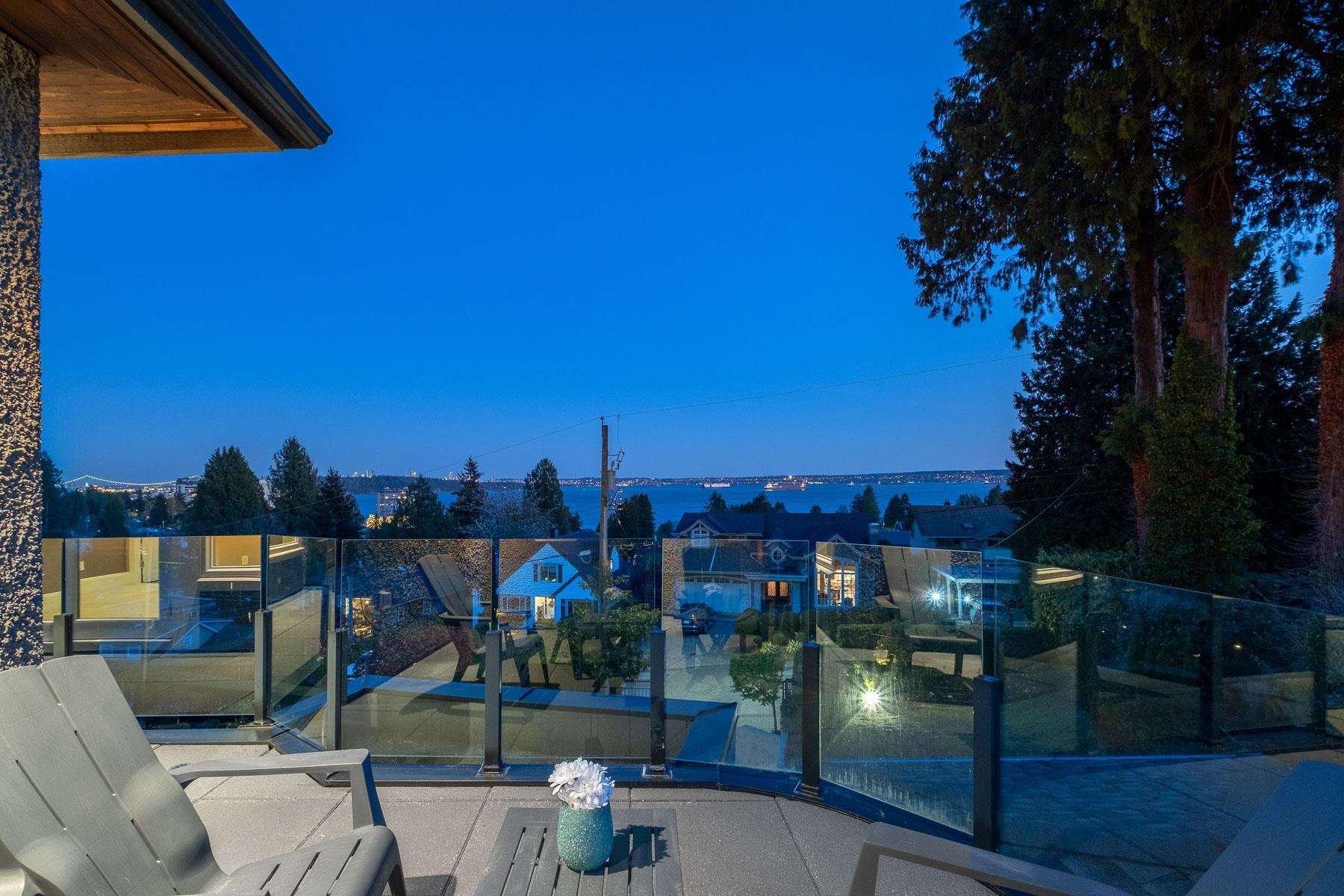 Listing image of 2567 LAWSON AVENUE