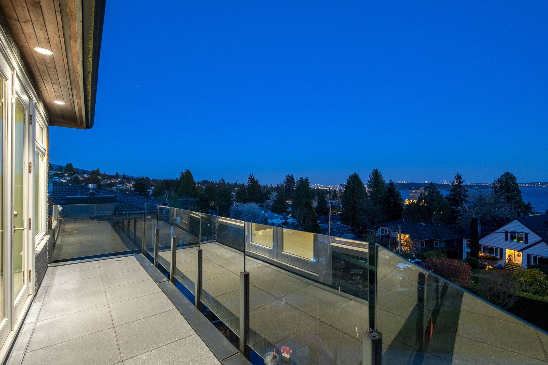 Listing image of 2567 LAWSON AVENUE