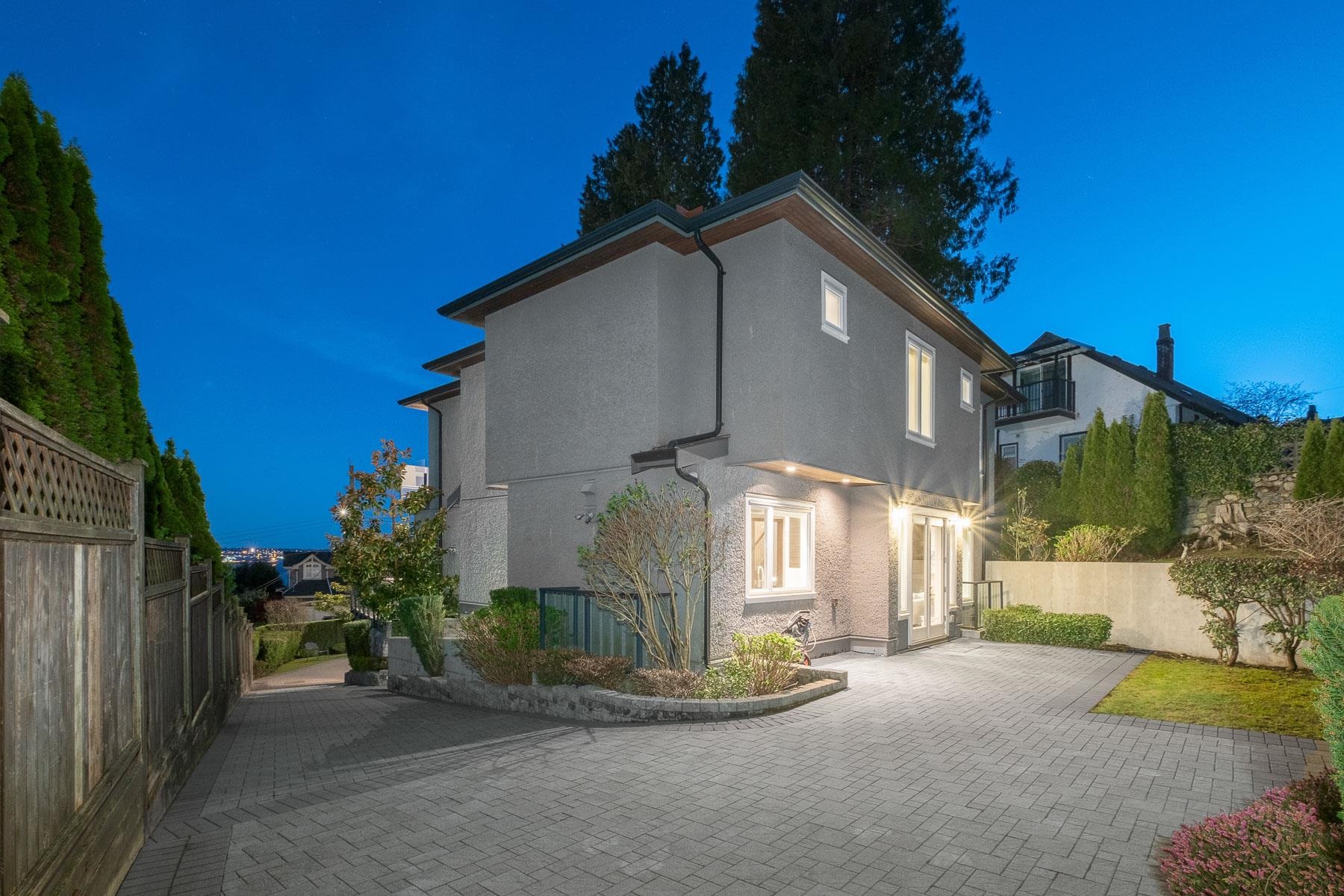Listing image of 2567 LAWSON AVENUE