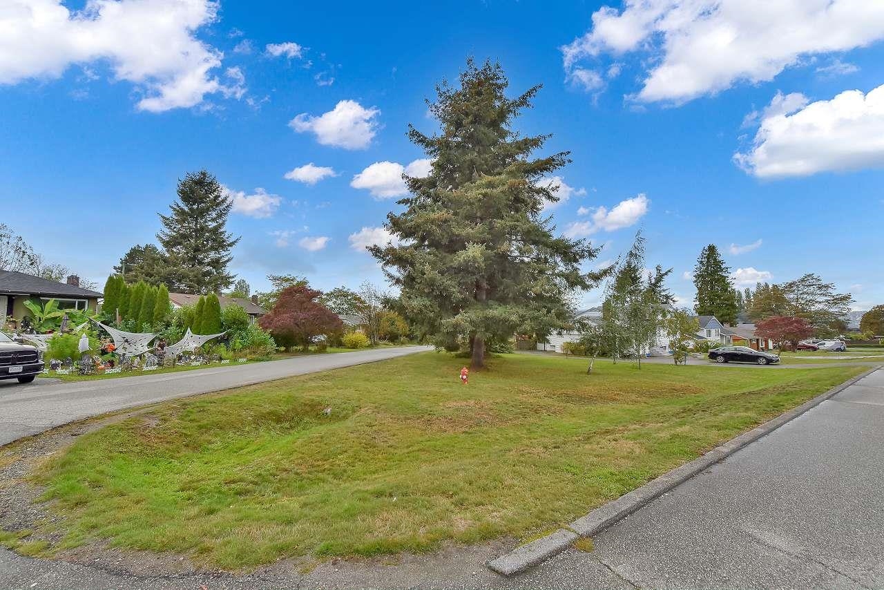 11063 135a Street, Surrey, Bolivar Heights, V3R 3A6 27