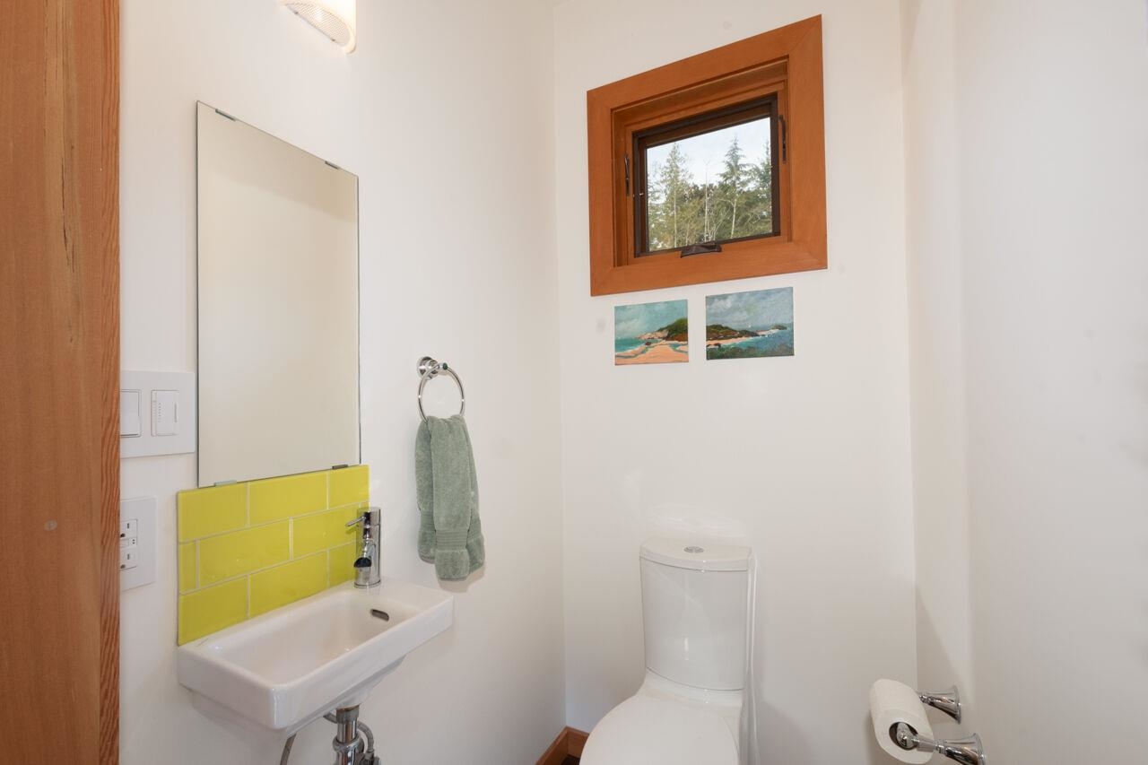 Listing image of 1092 FOXGLOVE LANE