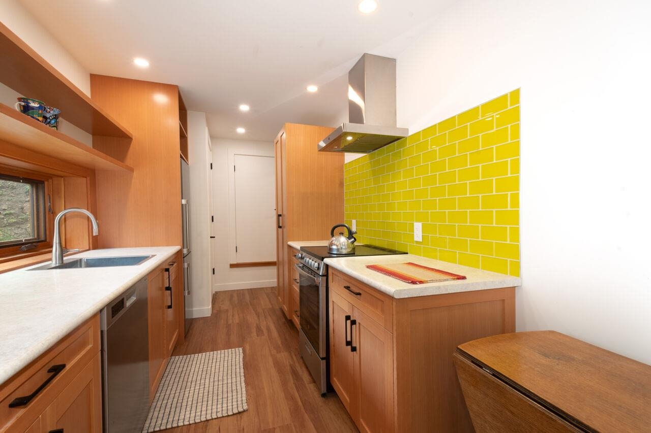 Listing image of 1092 FOXGLOVE LANE