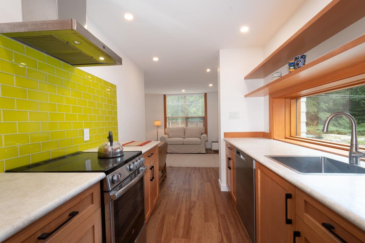 Listing image of 1092 FOXGLOVE LANE