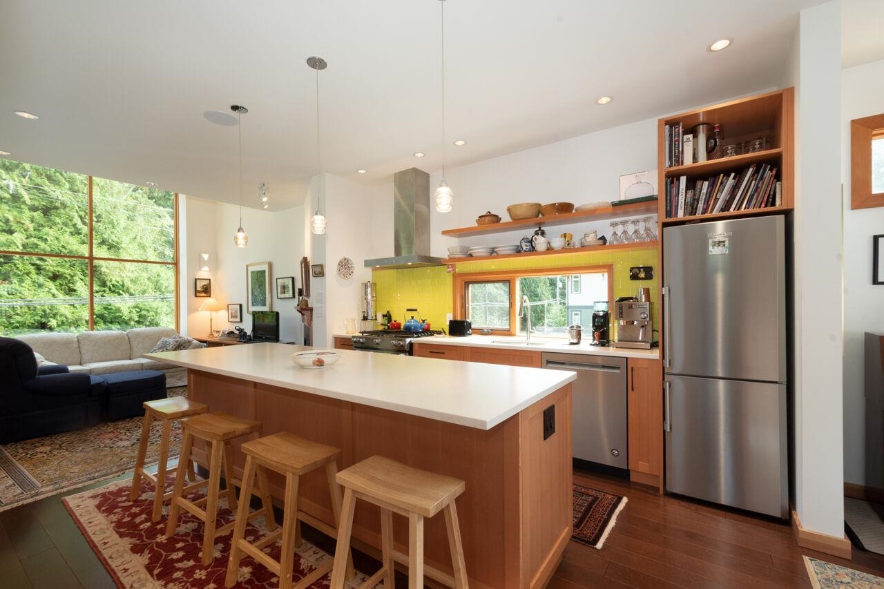Listing image of 1092 FOXGLOVE LANE
