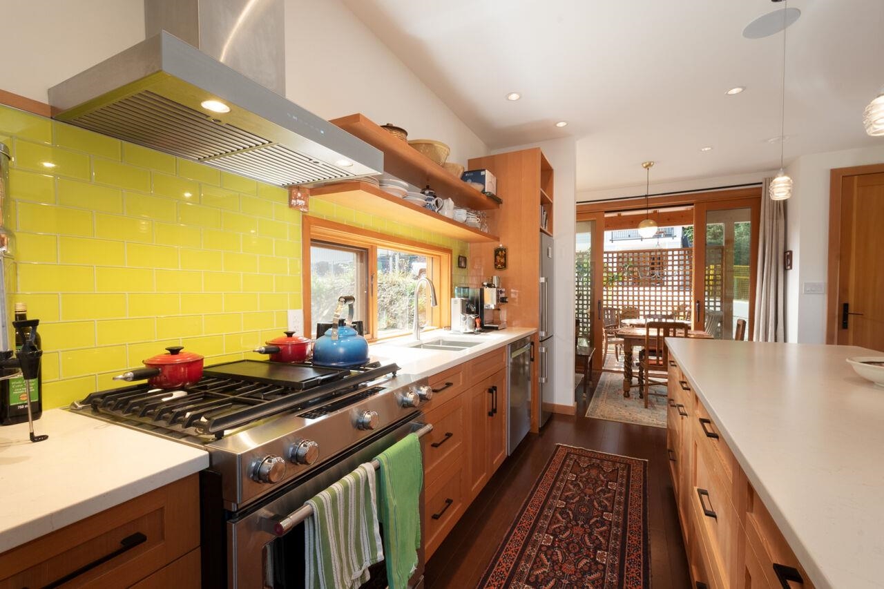 Listing image of 1092 FOXGLOVE LANE