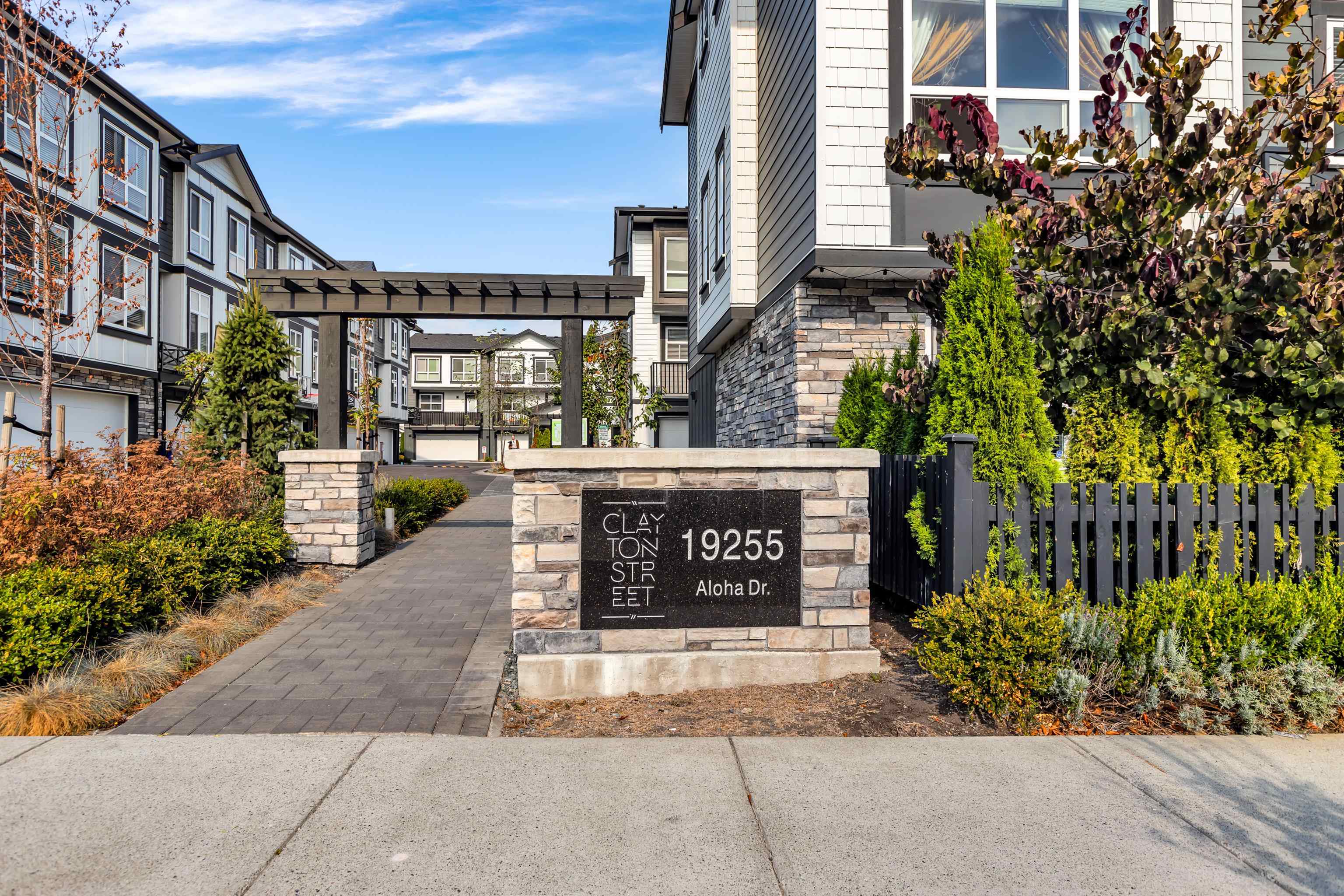 42 19255 Aloha Drive, Surrey, Clayton, V4N 6T8 32