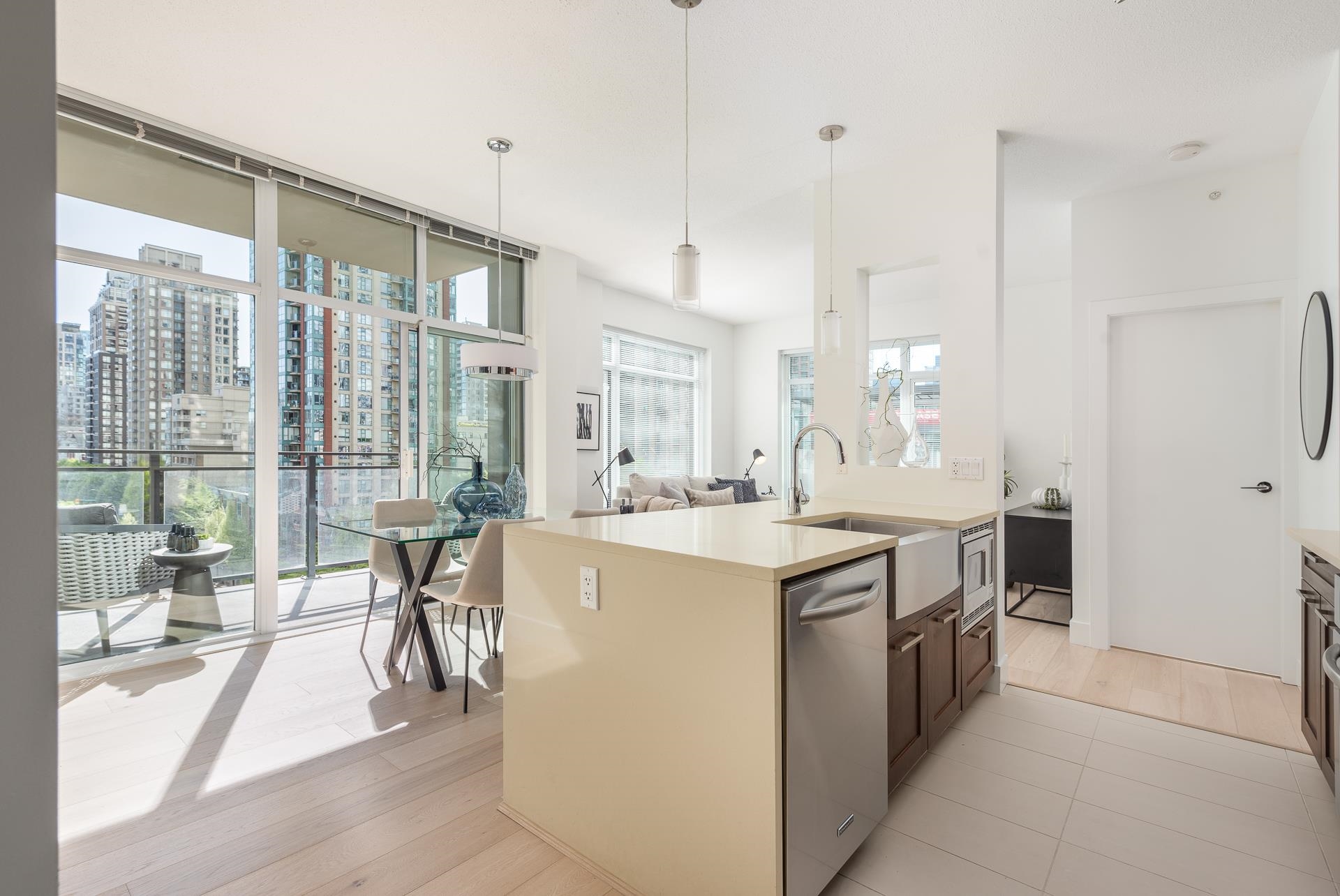 701 888 Homer Street, Vancouver, Downtown VW, V6B 0H7 1