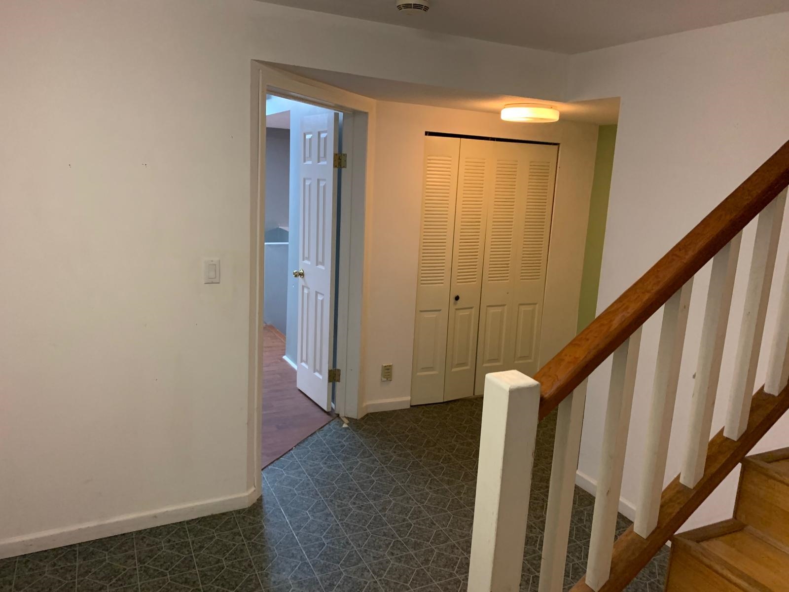 Listing image of 541 TEMPE CRESCENT