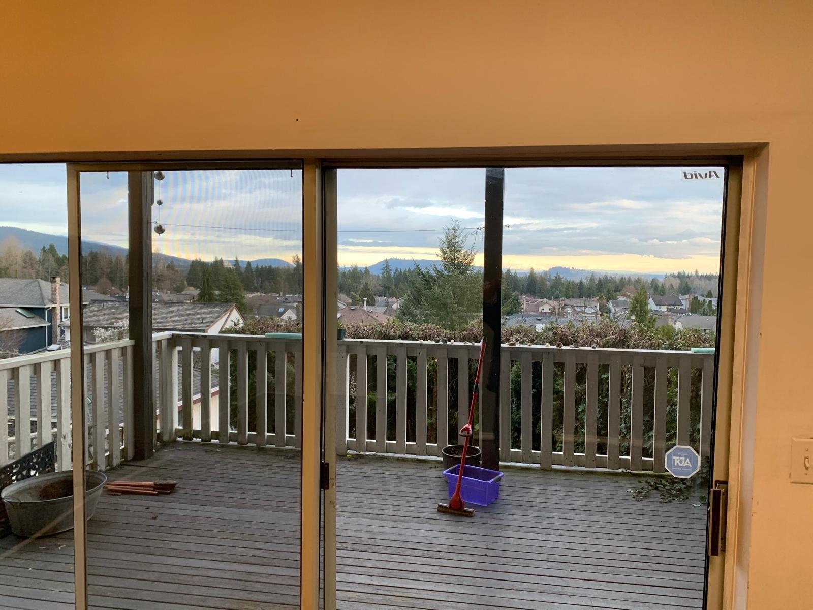 Listing image of 541 TEMPE CRESCENT