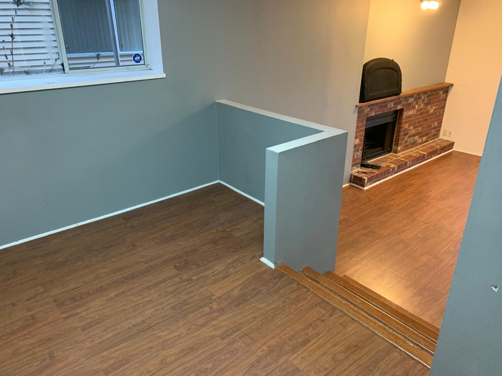 Listing image of 541 TEMPE CRESCENT
